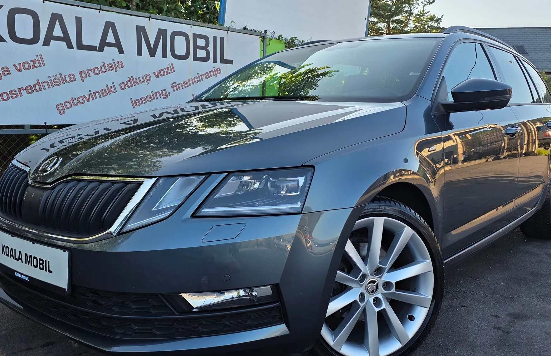 Zunanja slika - Škoda Octavia - COMBI 2.0TDI DSG LED-NAVI-CANON-GRETJE SEDEŽEV-ALU - 19