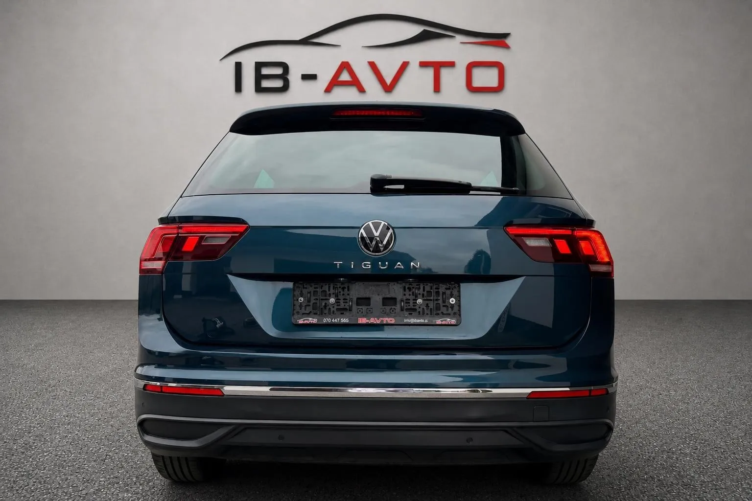 Notranja slika - Volkswagen Tiguan - 2.0 TDI   DSG  ALU LED PDC NOVI MODEL - 7