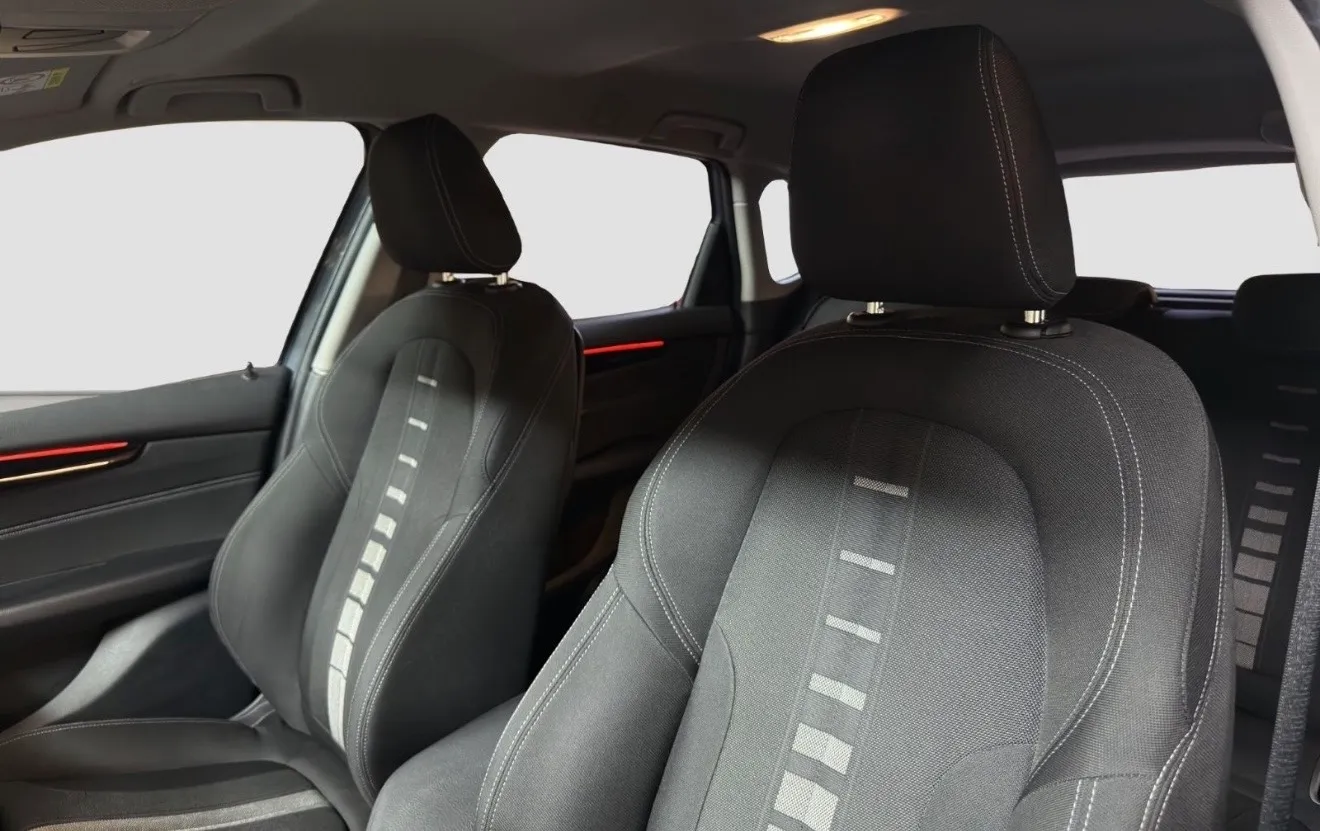 Notranja slika - BMW Serija 2 - Bmw 218d Active Tourer M paket - 5