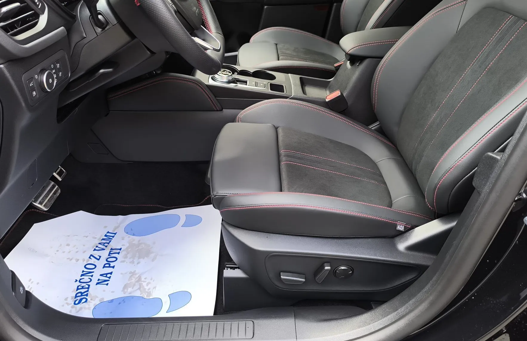 Zunanja slika - Ford Kuga - 2.5 Duratec PHEV ST-Line X CVT 243 KM - 9