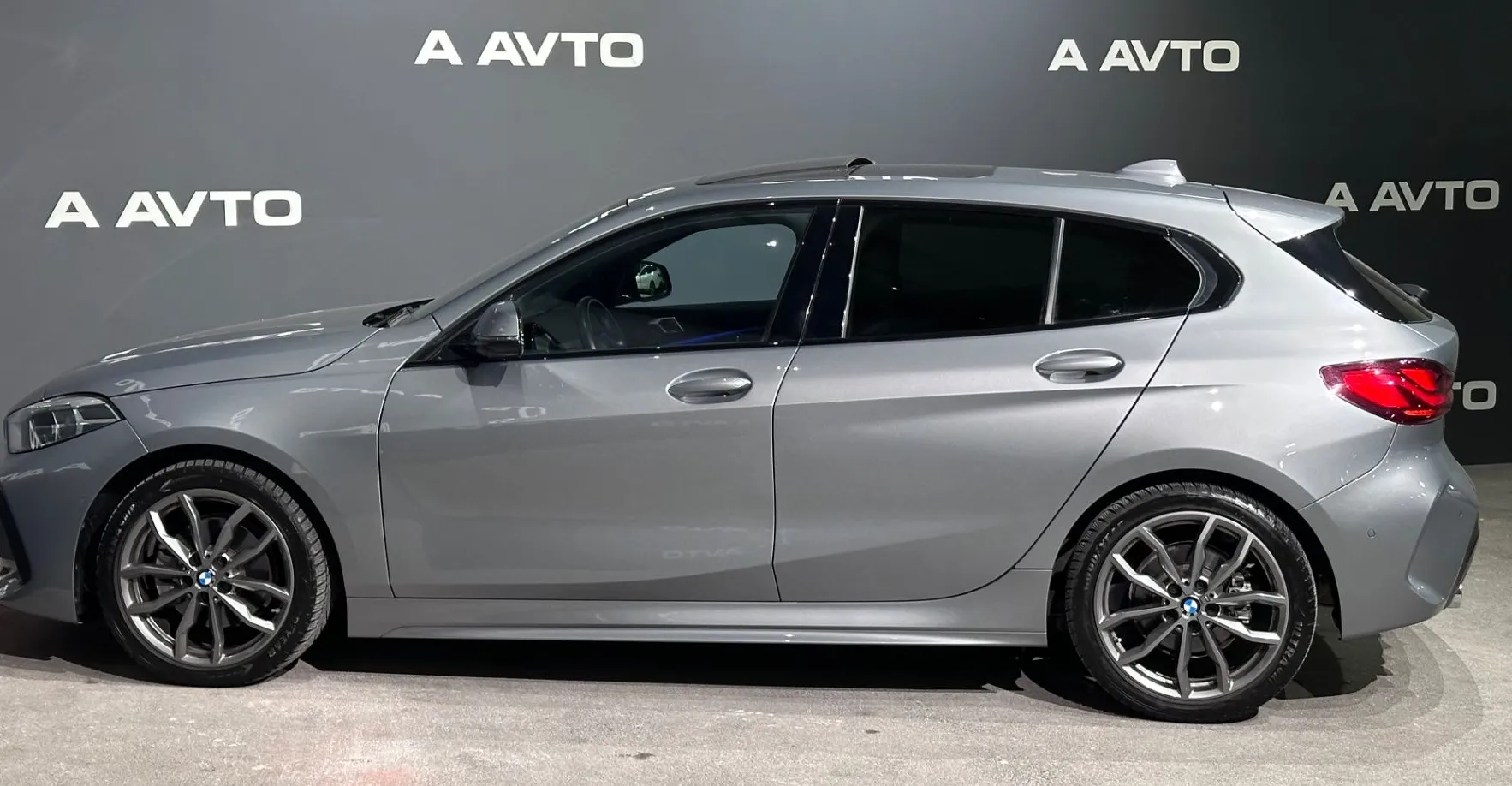 Zunanja slika - BMW Serija 1 - : 118d M Sport AVT.-PANORAMA-KAMERA-LED-MEMORY-ACC.. - 4