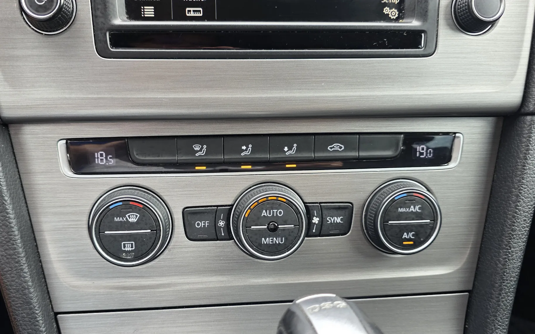 Zunanja slika - VW Golf - Variant 1,6 TDI DSG VEL. SERVIS NAVI TEMP PDC KLJUKA - 13
