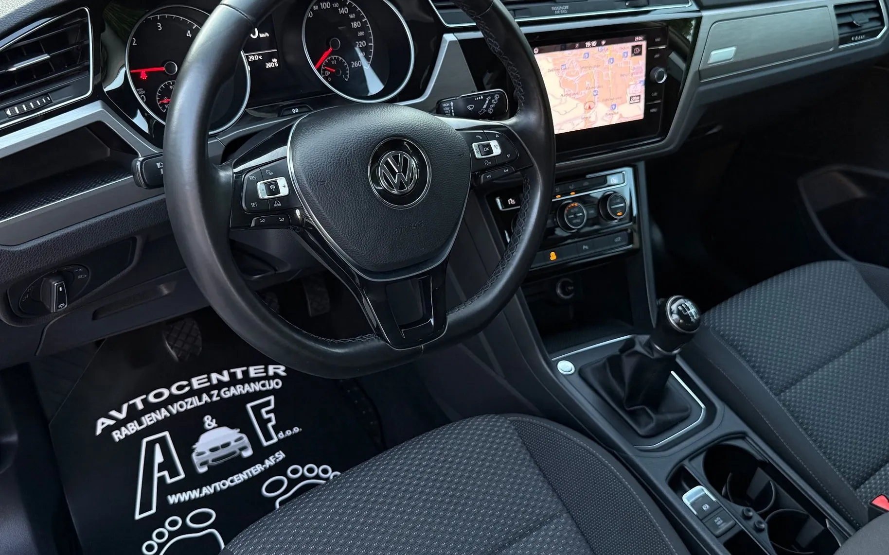 Notranja slika - Volkswagen Touran - 2.0 TDI-H LINE-FUL LED-LIZING ZA TUJCE-KEYLES- - 9