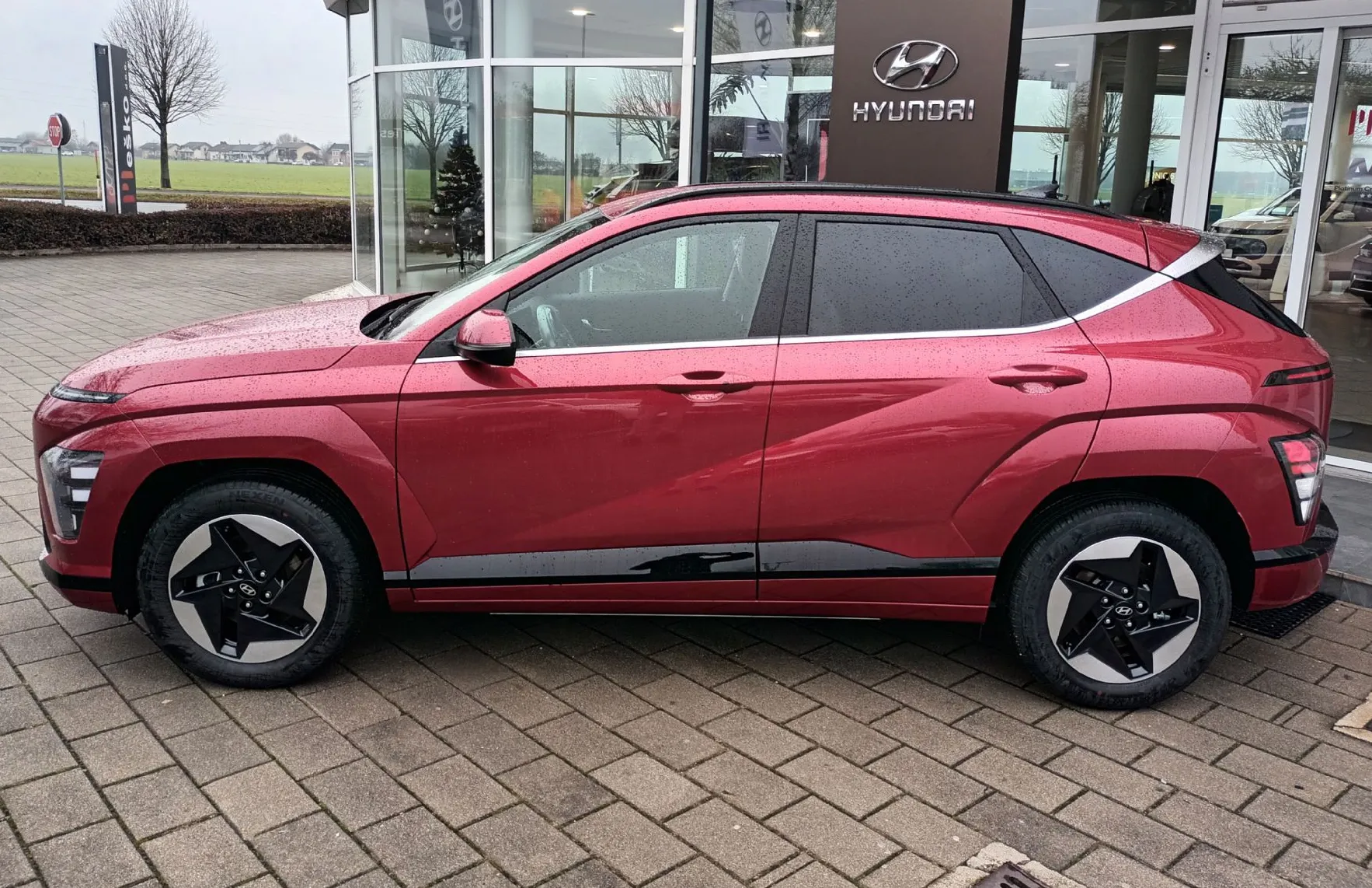 Zunanja slika - Hyundai Kona - BEV 48KWH PREMIUM   WINTER I.TOP.ČRP...... - 11