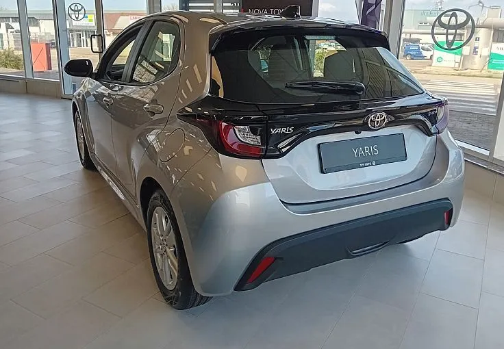 Zunanja slika - Toyota Yaris - 1.5 VVT-i hibrid Stella 85kW - 4