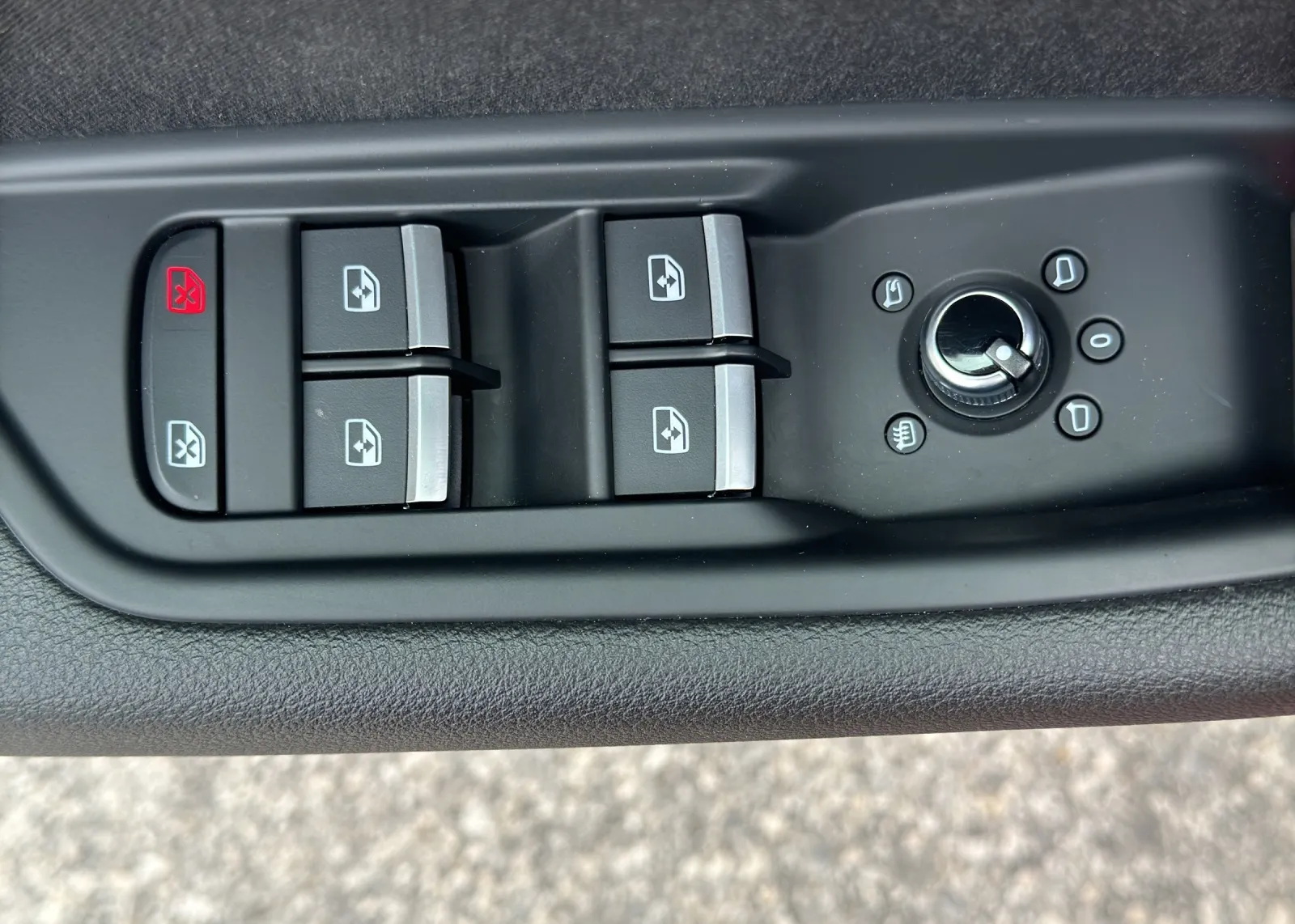 Zunanja slika - Audi A4 - Avant 2.0 TDI Quattro S tronic - 36
