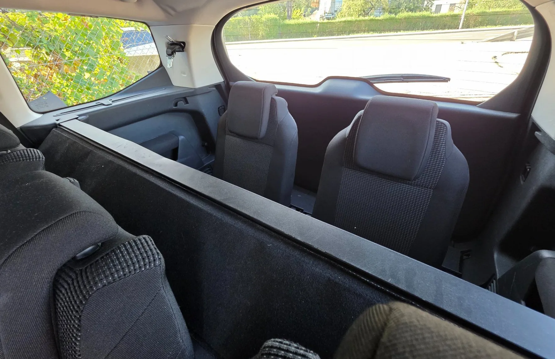 Zunanja slika - Peugeot 5008 - Premium 1.6 HDi FAP 7SEDEŽEV-KLIMA-ALU PLATIŠČA - 15