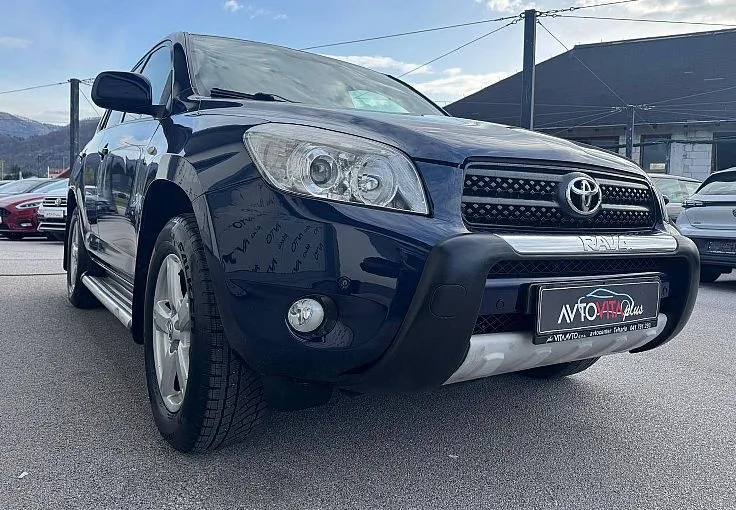 Zunanja slika - Toyota RAV4 - 2.0 Limited Aut. 4x4 - 3
