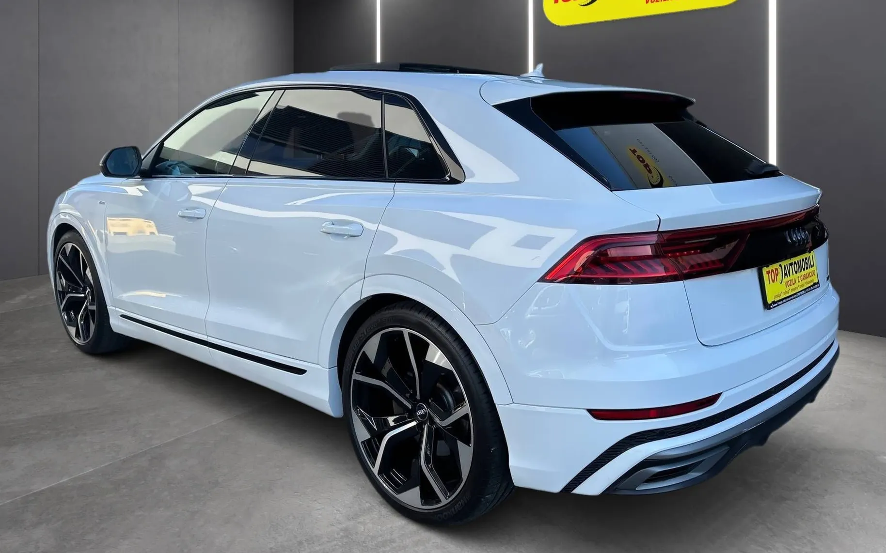 Zunanja slika - Audi Q8 - 50 TDI Q. S LINE ZRAČNO MATRIX PANO VIRTUAL RADAR - 5