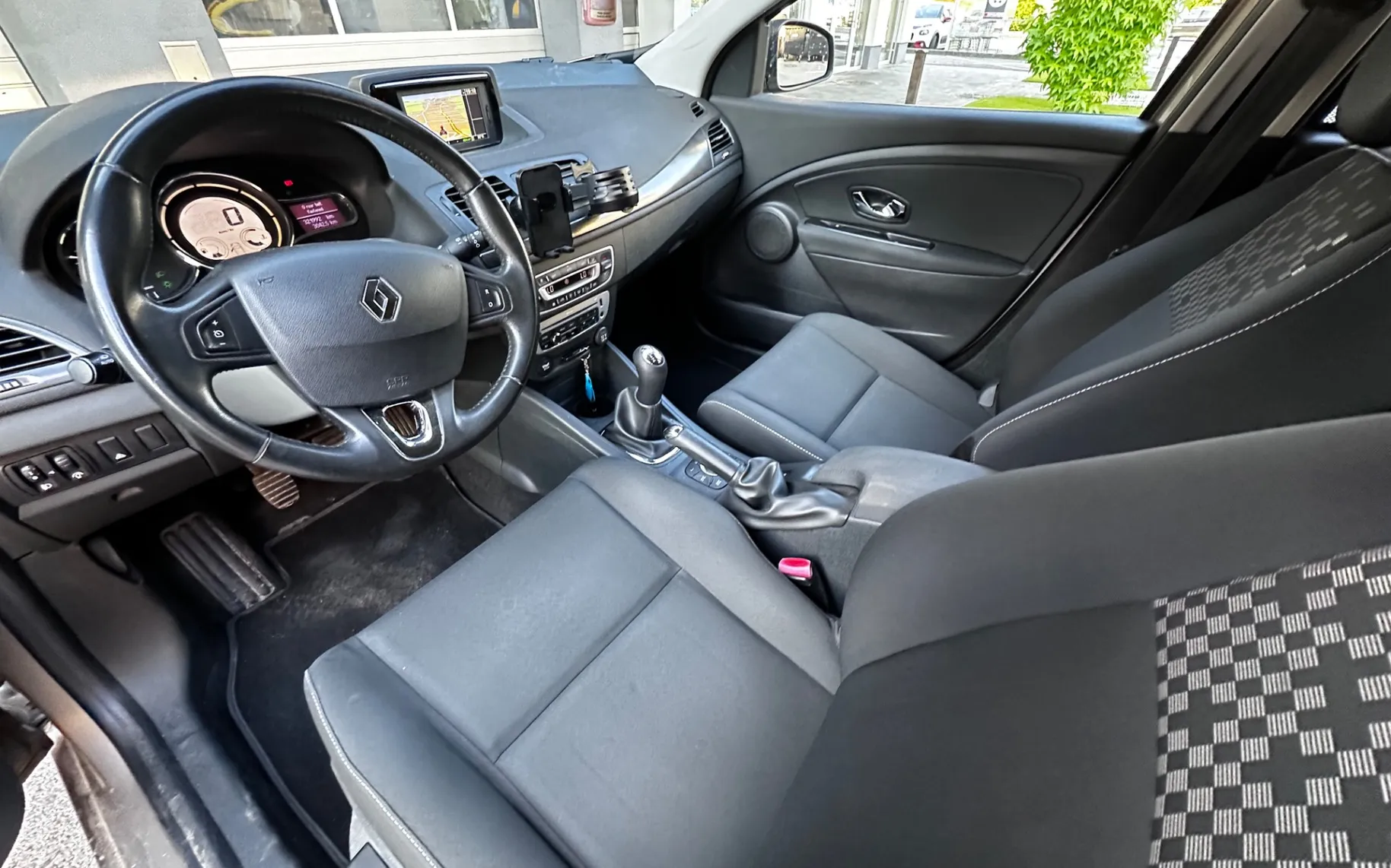 Notranja slika - Renault Megane - Grandtour 1.5 dCi NAVI+TEMPOMAT+PDC... - 8