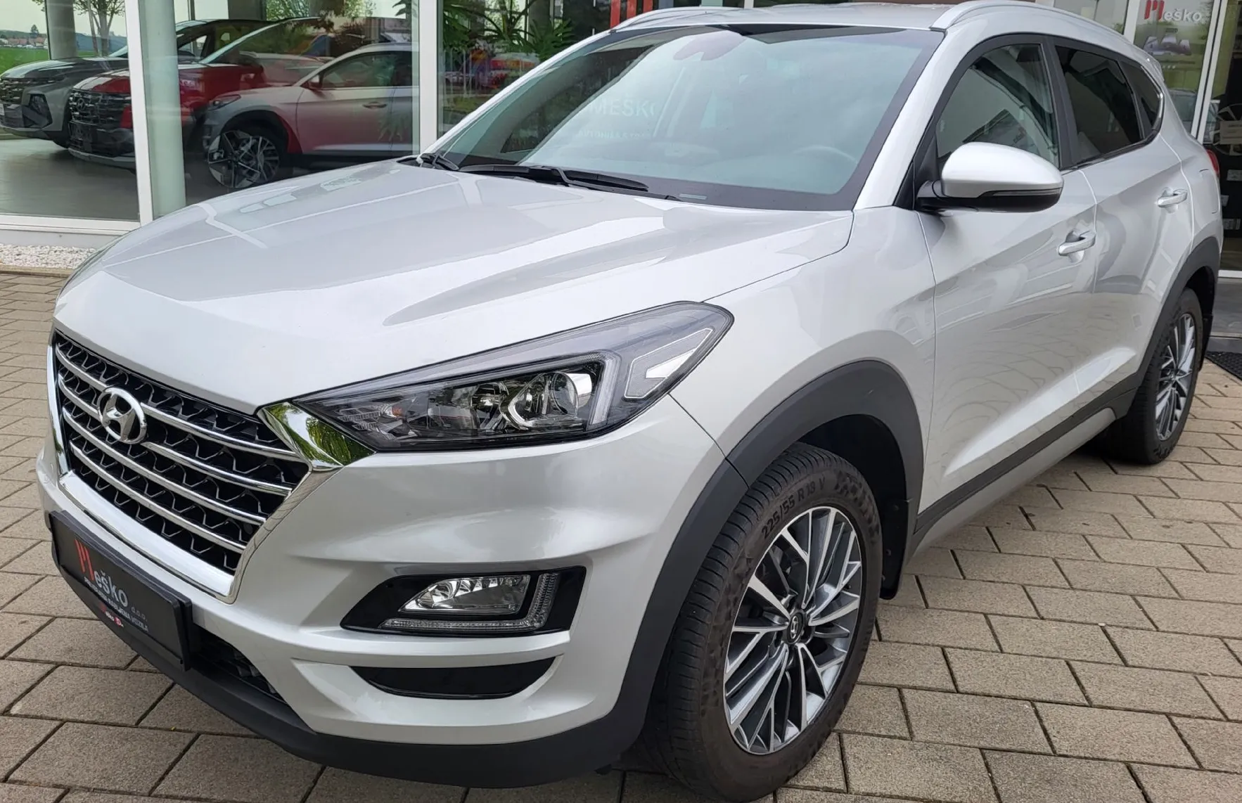 Zunanja slika - Hyundai Tucson - 1.6 GDI Premium slo-navi-alu-pdc-acc-tempom-kamera - 1