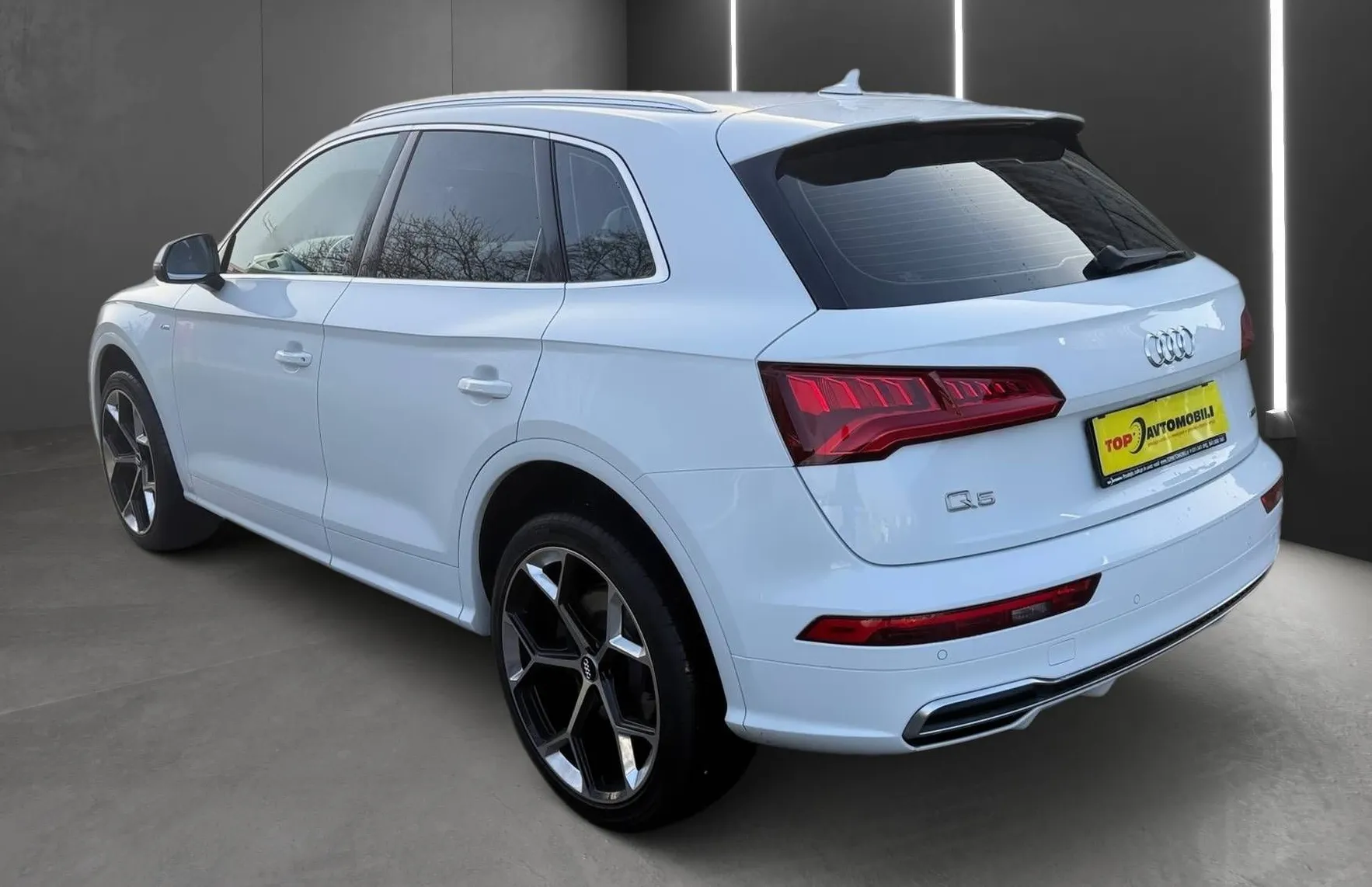 Zunanja slika - Audi Q5 - 40 TDI QUATTRO S-LINE FUL LED NAVI ACC LINE ASSI.. - 4