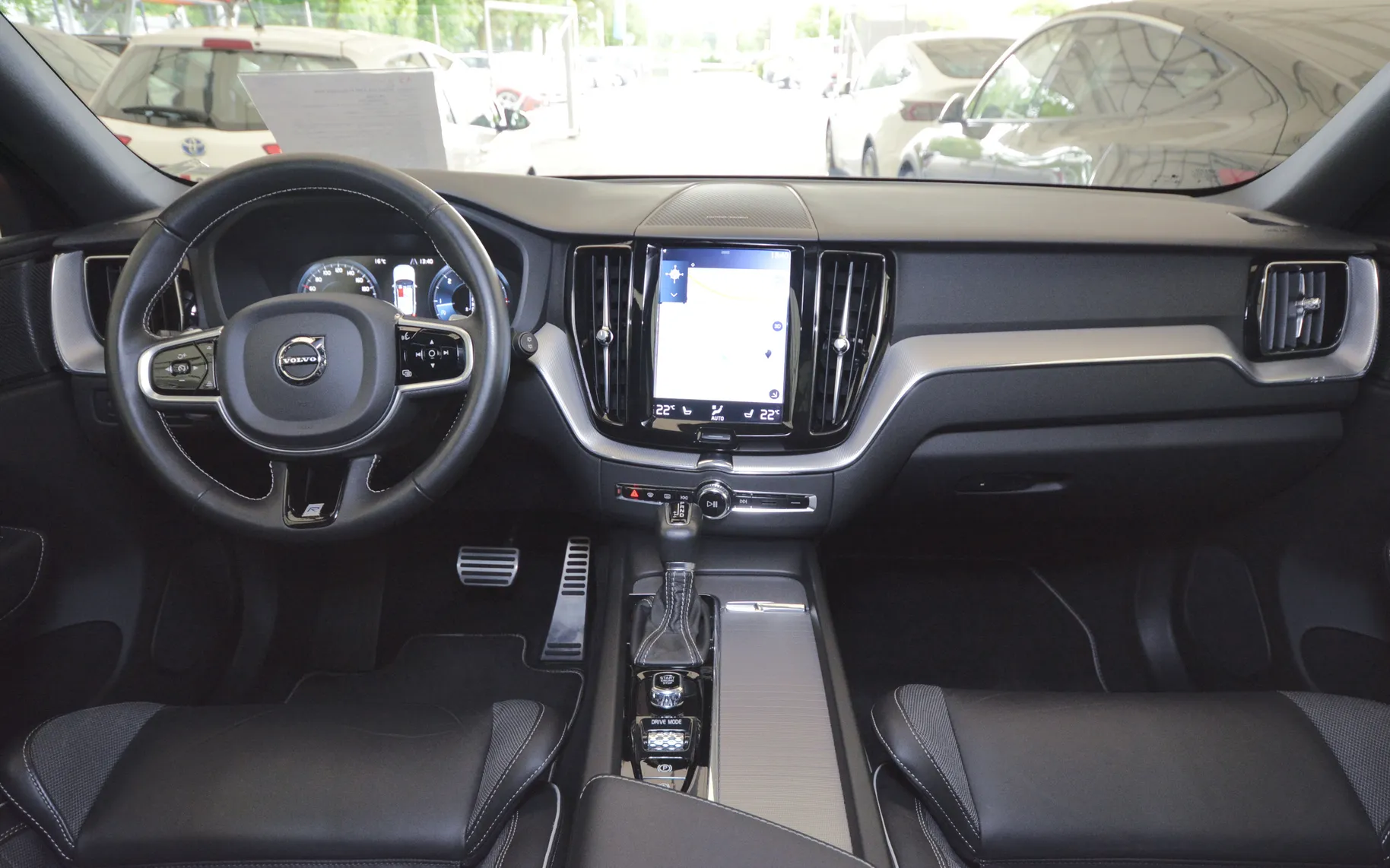 Zunanja slika - Volvo XC60 - D4 Avt. RDesign ACC-KLESS-KLJUKA-BLIS-HARMANKARDON - 6