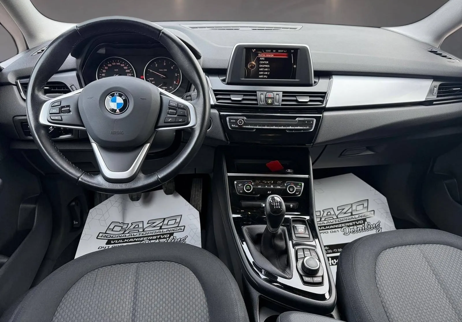 Notranja slika - BMW serija 2 Gran Tourer: - 216d Sport Line - 8