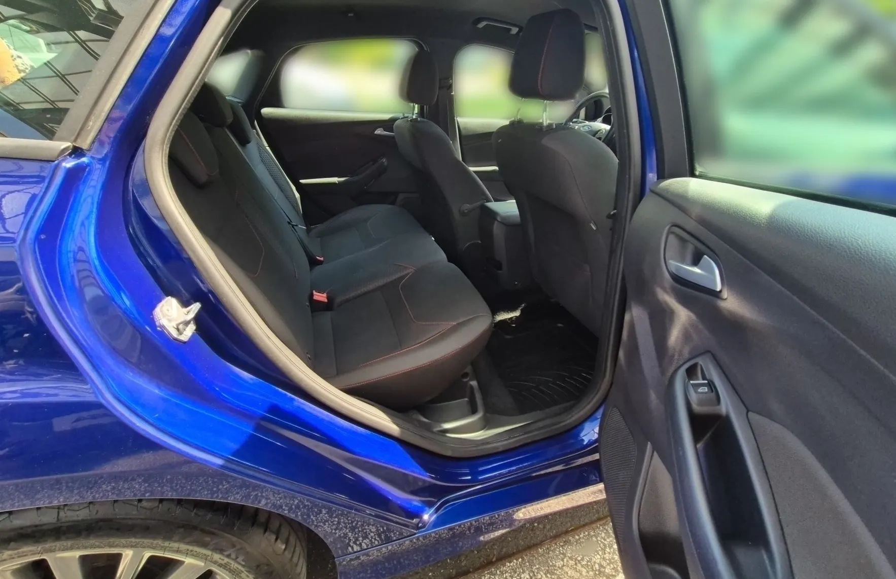 Zunanja slika - Ford Focus - ST-LINE 1.0 125PS M6-SLO-2.LAST-REDNO SERVISIRAN - 14