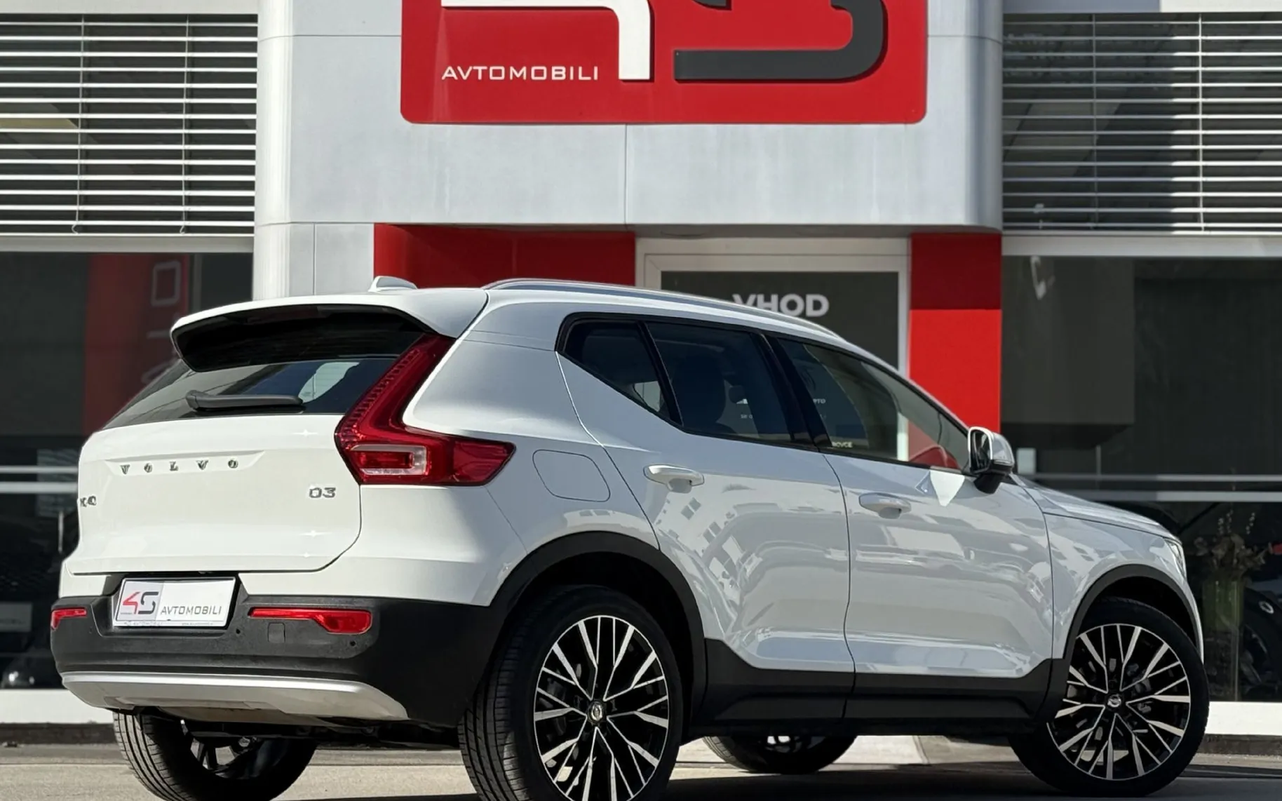 Zunanja slika - Volvo XC40 - D3 A Momentum 1.LASTNIK - 5
