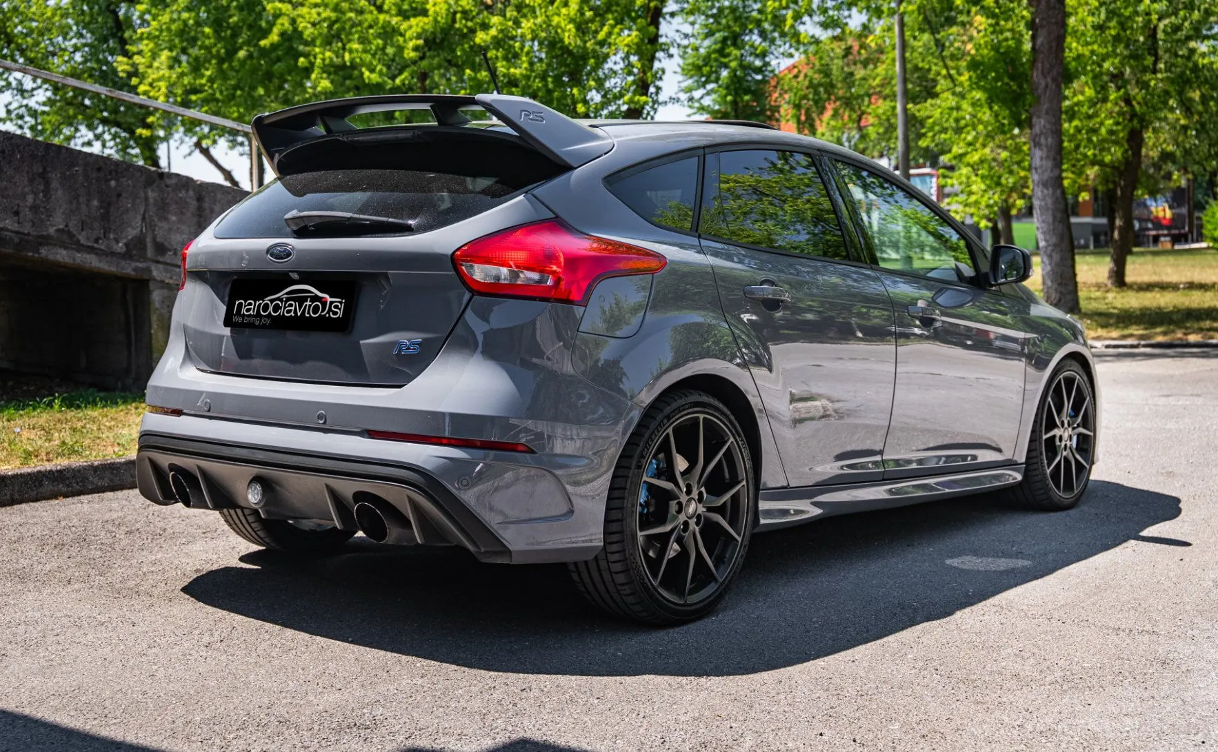 Zunanja slika - Ford Focus - RS - Recaro - SONY - Keyless - Šibedah - Xenon - 7
