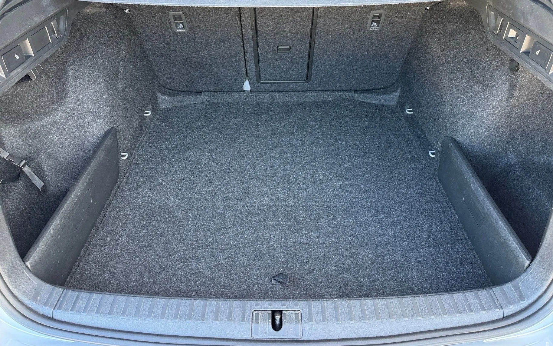 Notranja slika - Škoda Octavia - Combi 2.0 TDI Sportline DSG-Panorama-Vlečna klju.. - 11