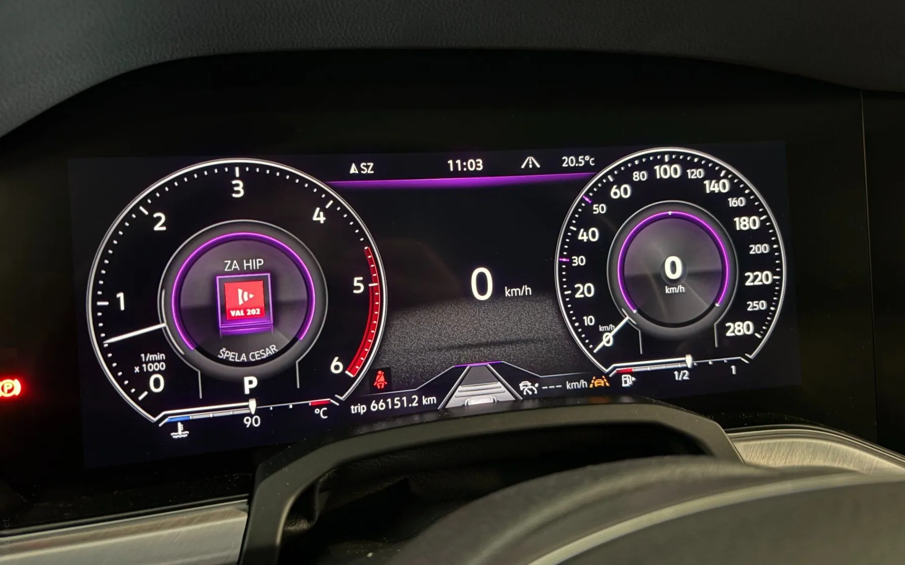 Notranja slika - Volkswagen Touareg - V6 TDI Elegance 4M |Pano|Zračno|4WS|SoftC|Masaža| - 11