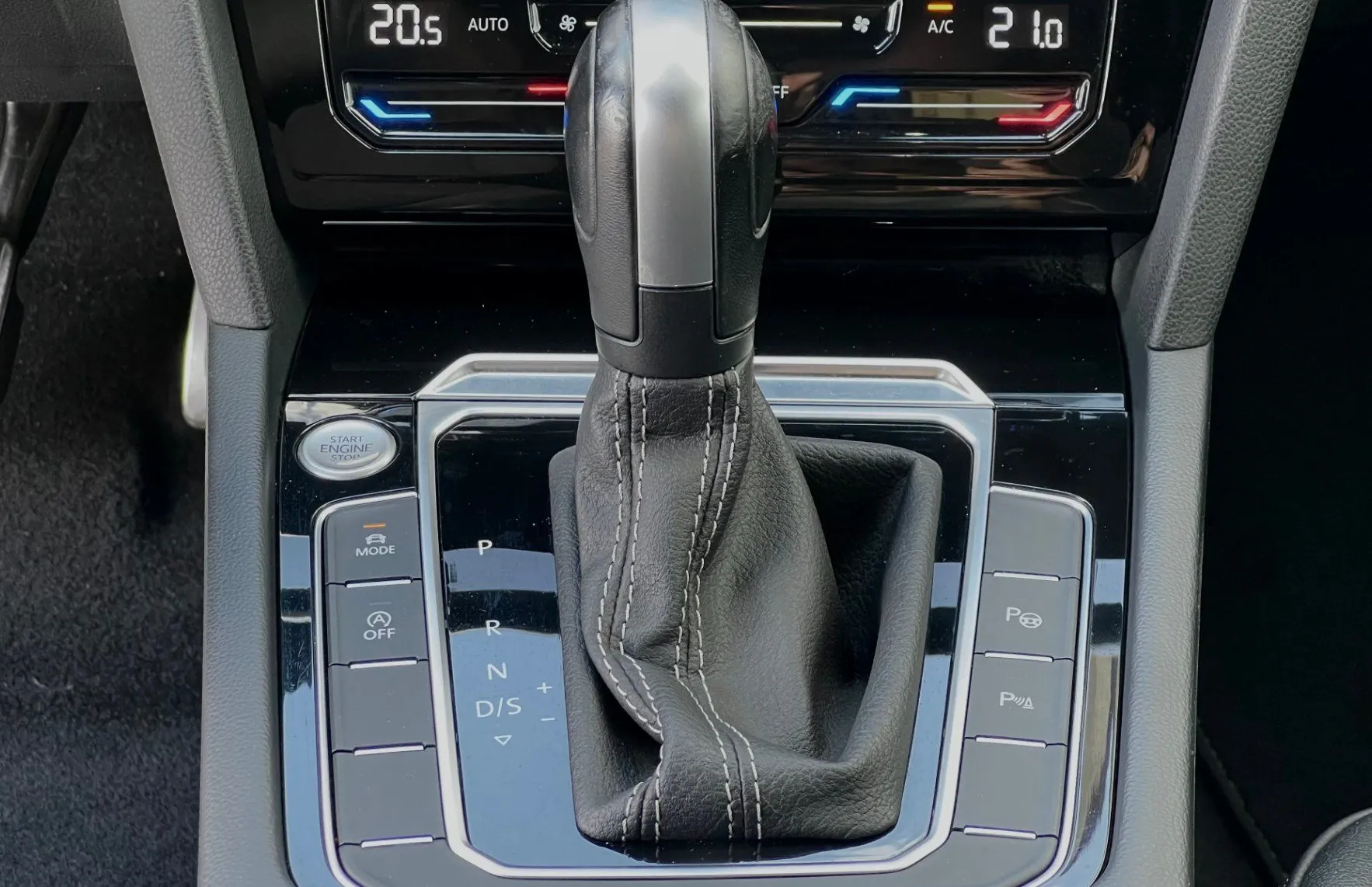 Zunanja slika - Volkswagen Arteon - 2.0TDI DSG R-Line IQ.MATRIX•ACC•BLIS•GRETJE•KLJUKA - 11