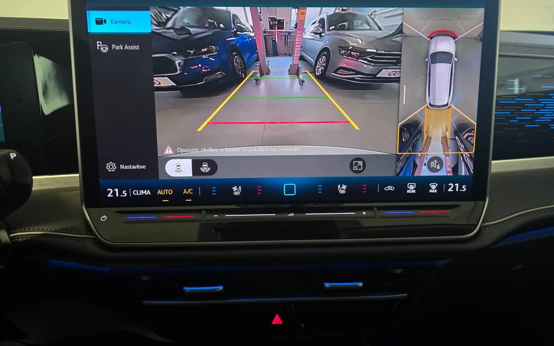 Notranja slika - Volkswagen Passat Variant - 1.5 eTSI Business DSG - Matrix.360kam.DCC Pro.HUD - 20