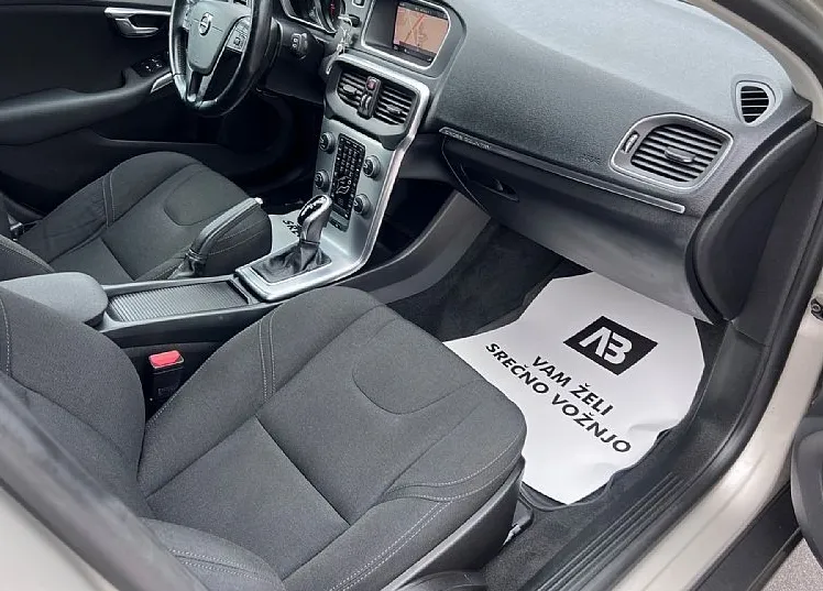 Zunanja slika - Volvo V40 Cross Country - 2.0TD+NAV+VIRTUAL+PDC+ALU - 16