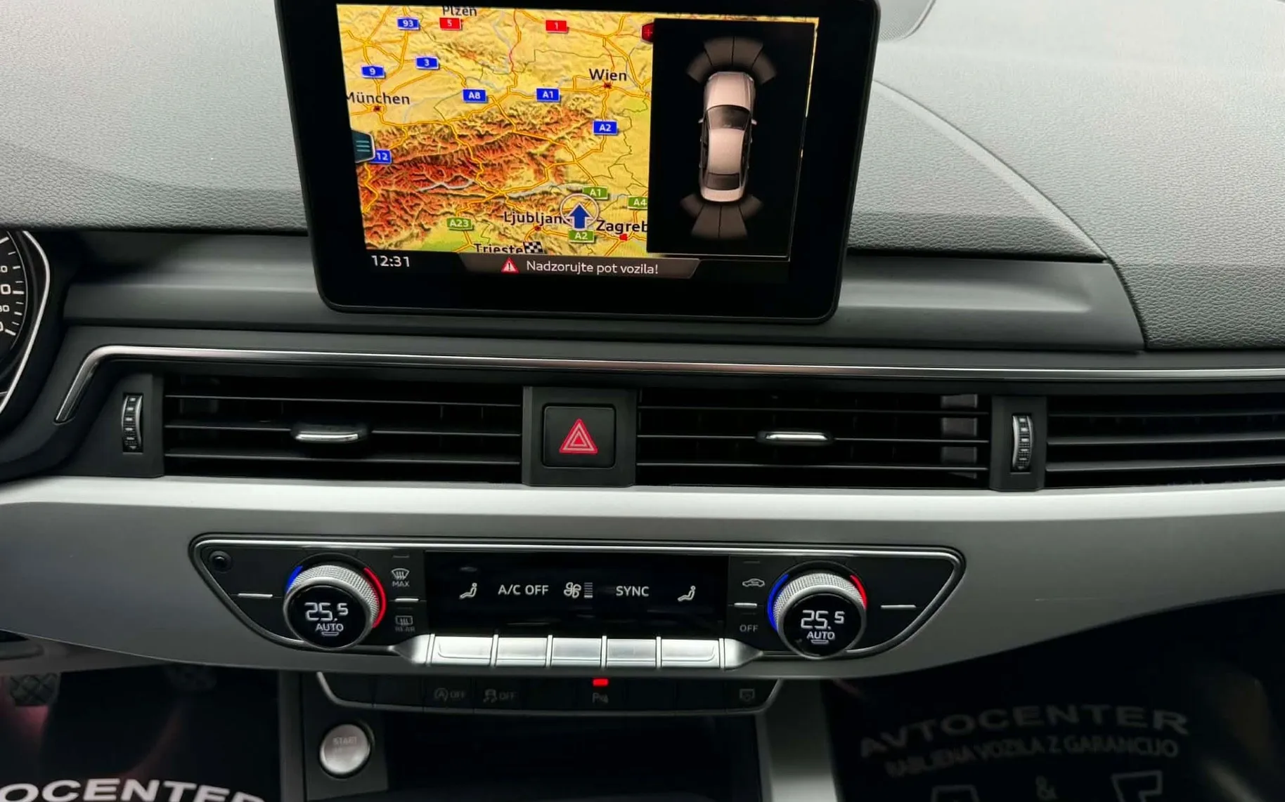 Notranja slika - Audi A4 - 2.0 TDI-S LINE-XENON+LED-LIZING ZA TUJCE-NAVI-... - 12