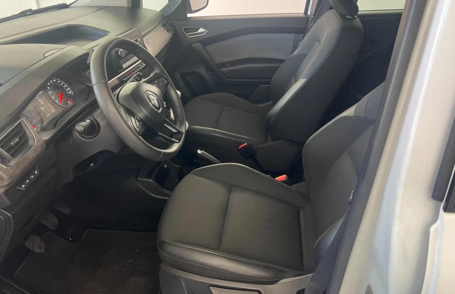 Zunanja slika - Renault Kangoo - 1.5 Blue dCi 95Edition One - 4