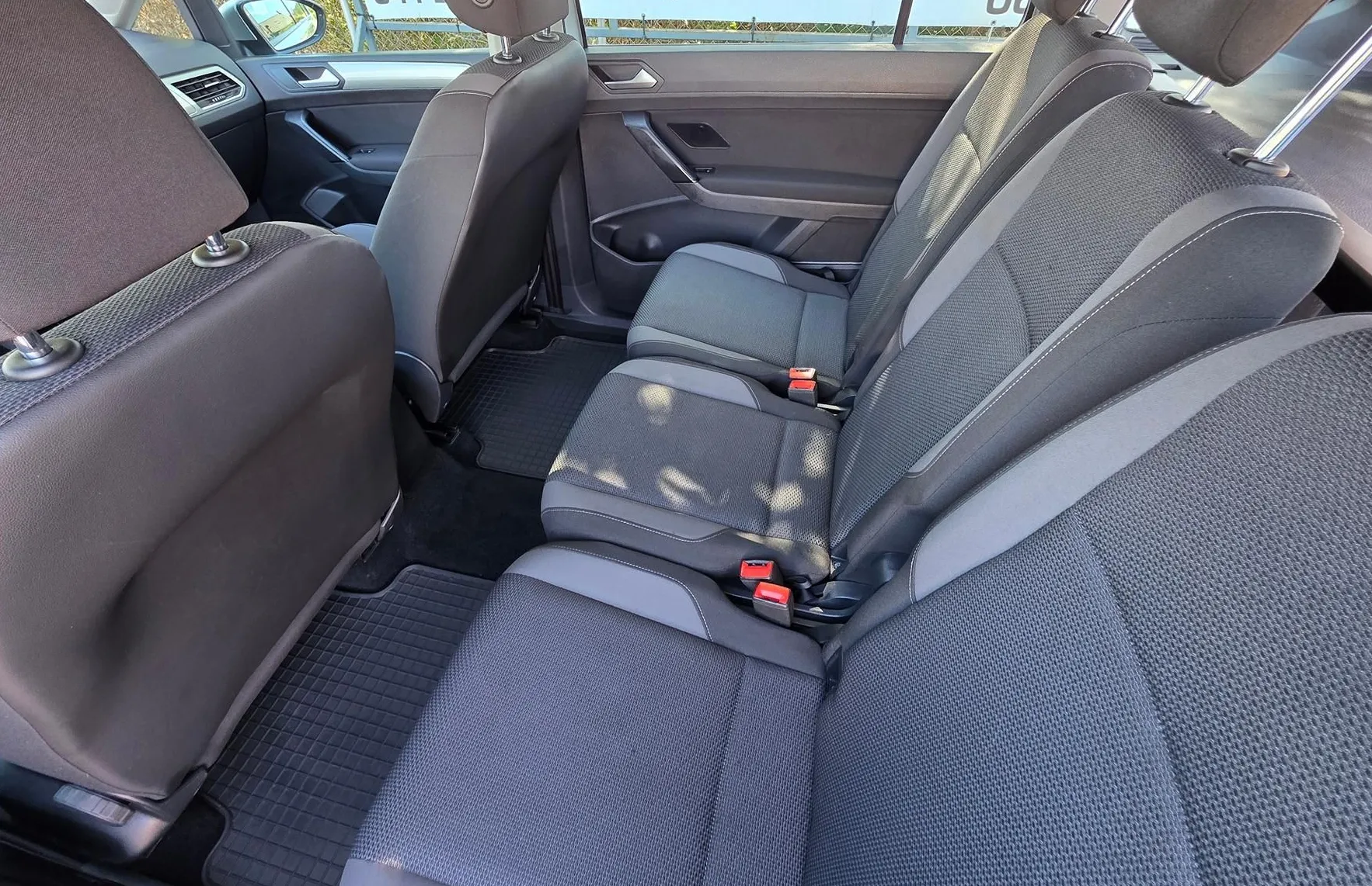 Zunanja slika - Volkswagen Touran - 1.6 TDI BMT COMFORTLINE ALU PLATIŠČA-PDC-1.LASTNIK - 14