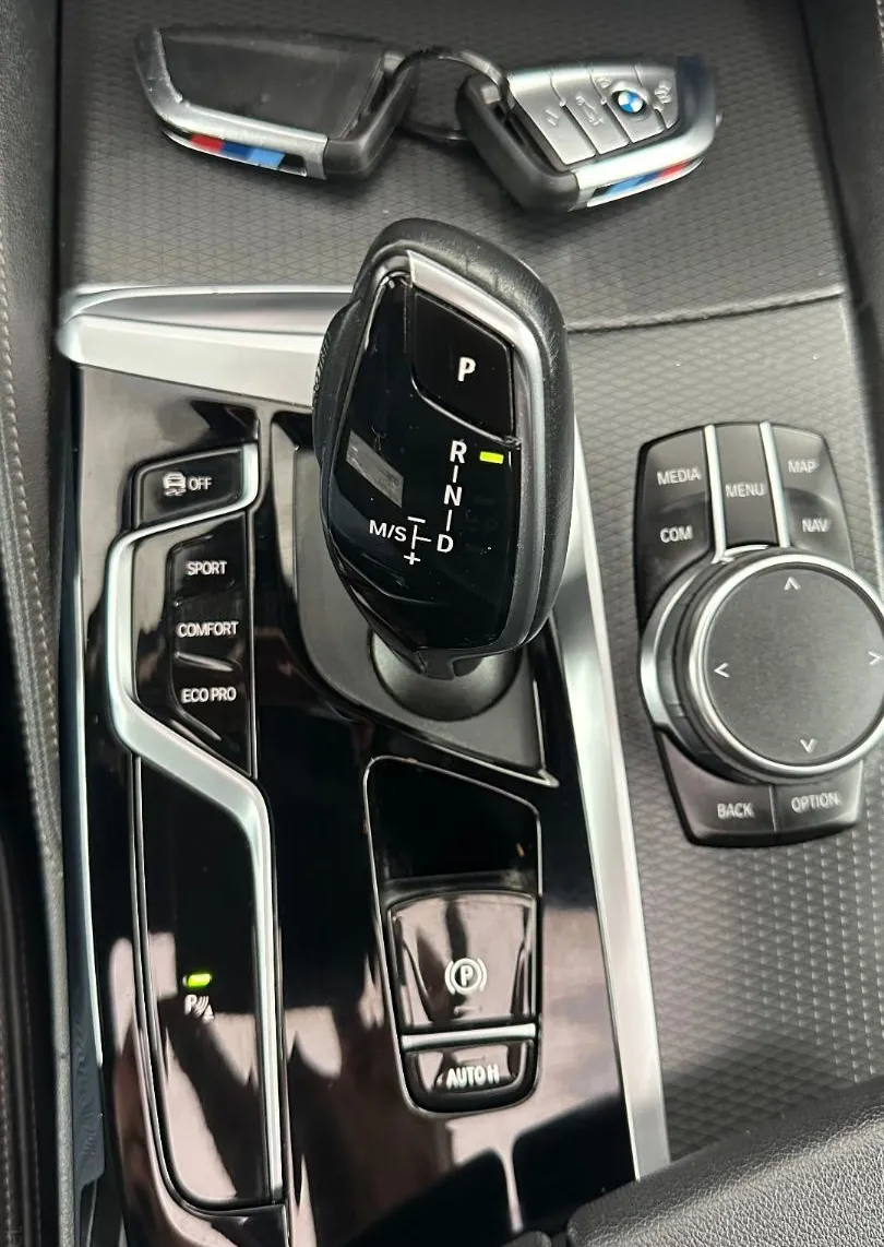 Zunanja slika - BMW Serija 5 - 520d Avt.M Sport.NEMŠKI+4ALU.KAMERA.PANORAMA.USNJE - 18