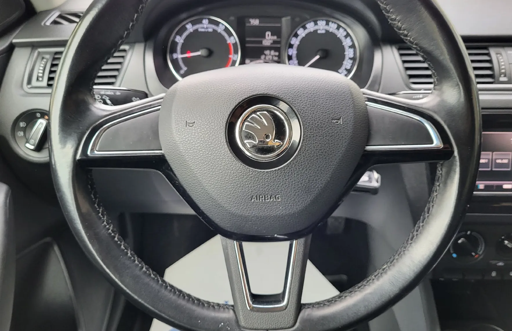 Zunanja slika - Škoda Rapid - 1.0 TSI slo-1last-ac-el.paket-vl.kljuka-Bluetooth - 8