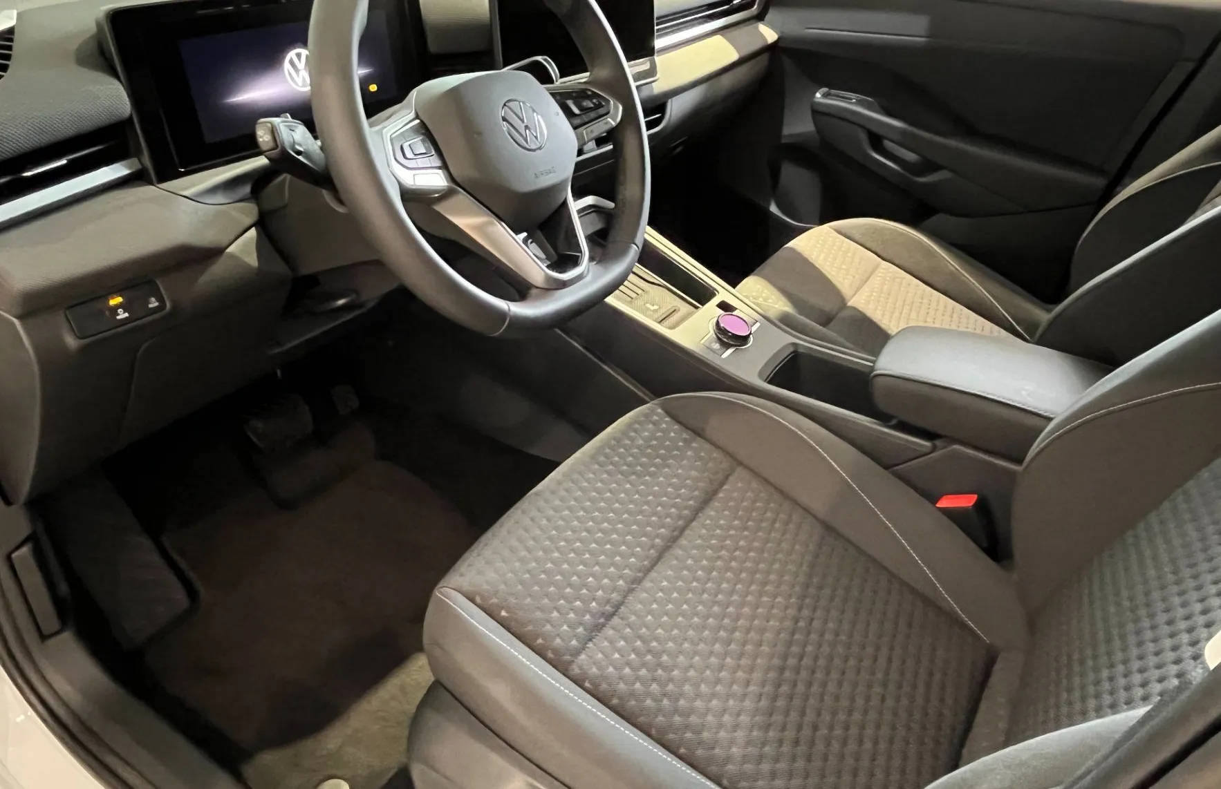 Zunanja slika - Volkswagen T-Roc - 1.5 eTSI Life DSG - 5