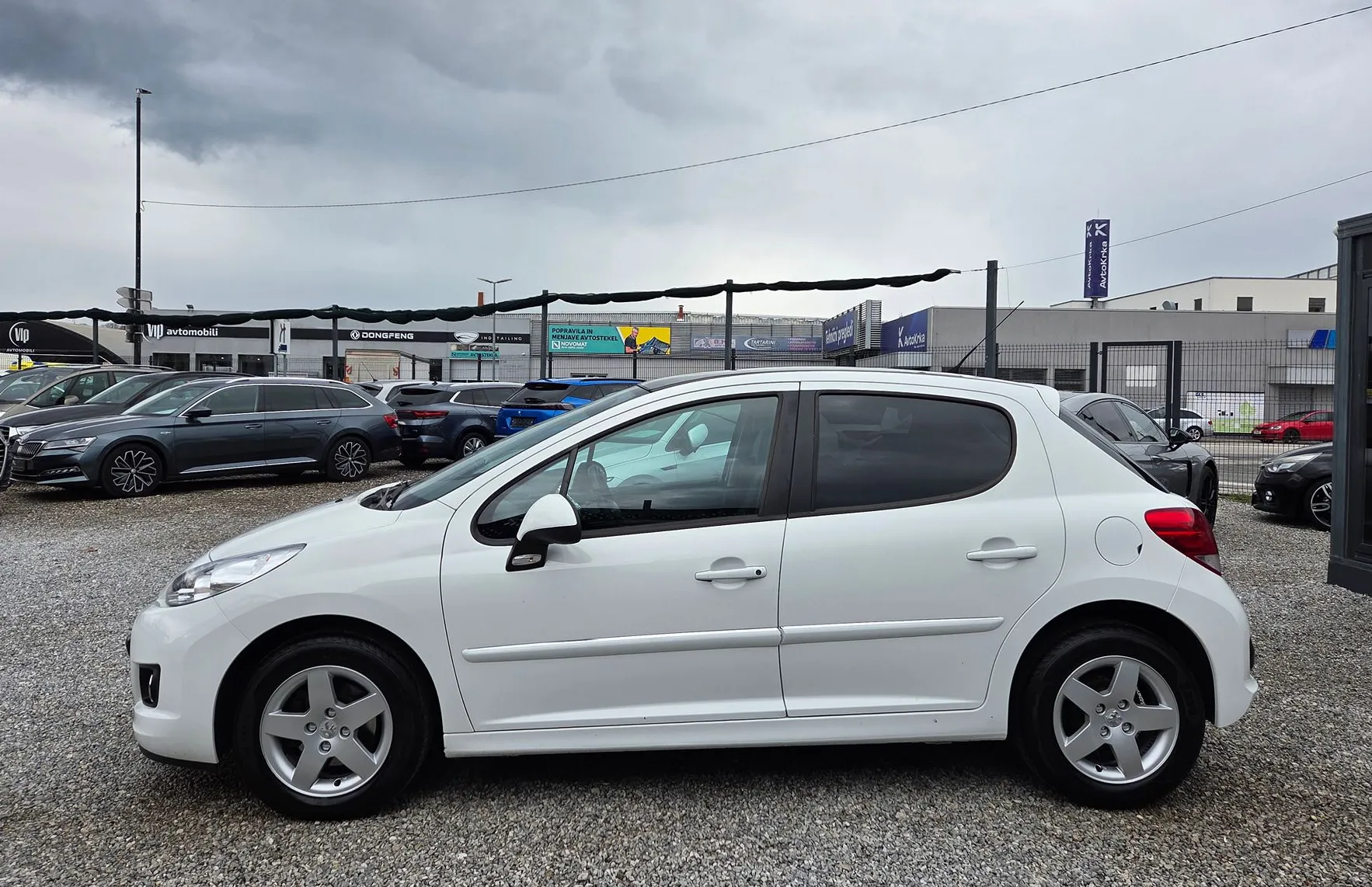 Zunanja slika - Peugeot 207 - 1.4 VTI-SLO-1LASTNIK-AVT.KLIMA-PANORAMA-ALU-LED... - 4