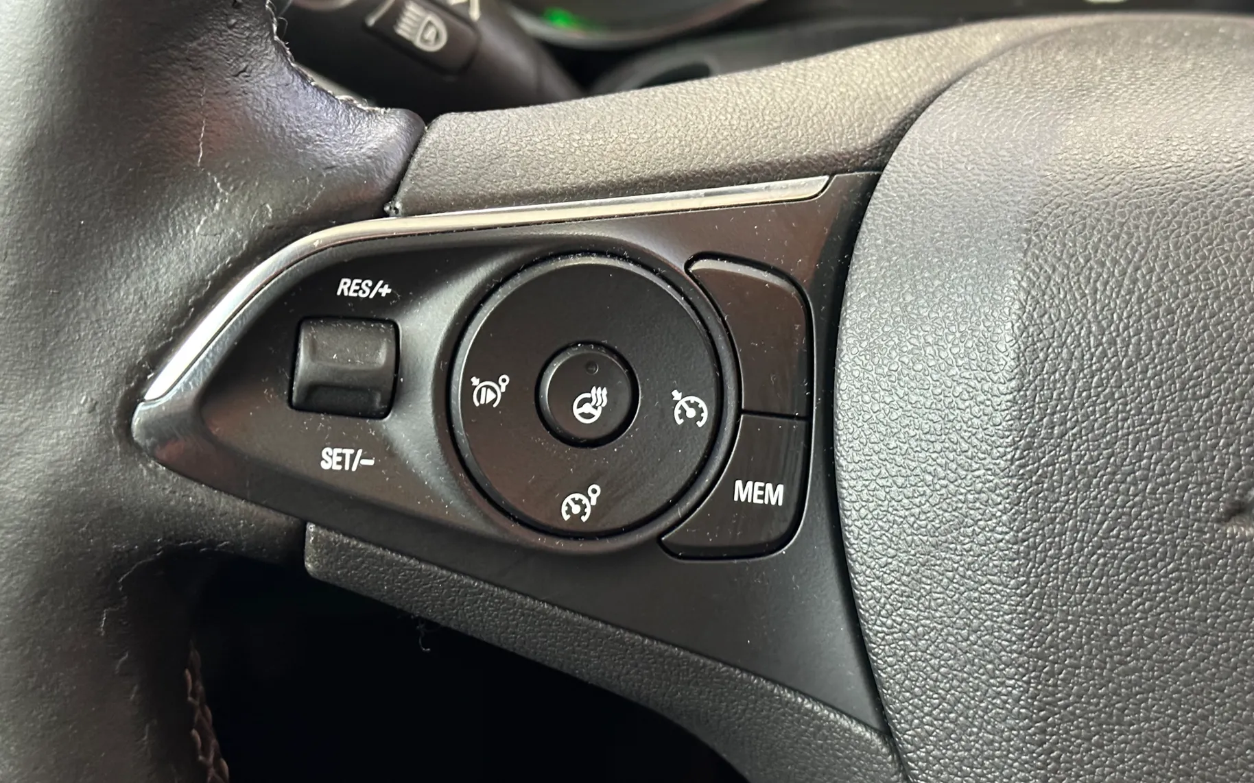 Zunanja slika - Opel Grandland X - 1.2 TURBO INNOVATION + 5 LET JAMSTVA - 5
