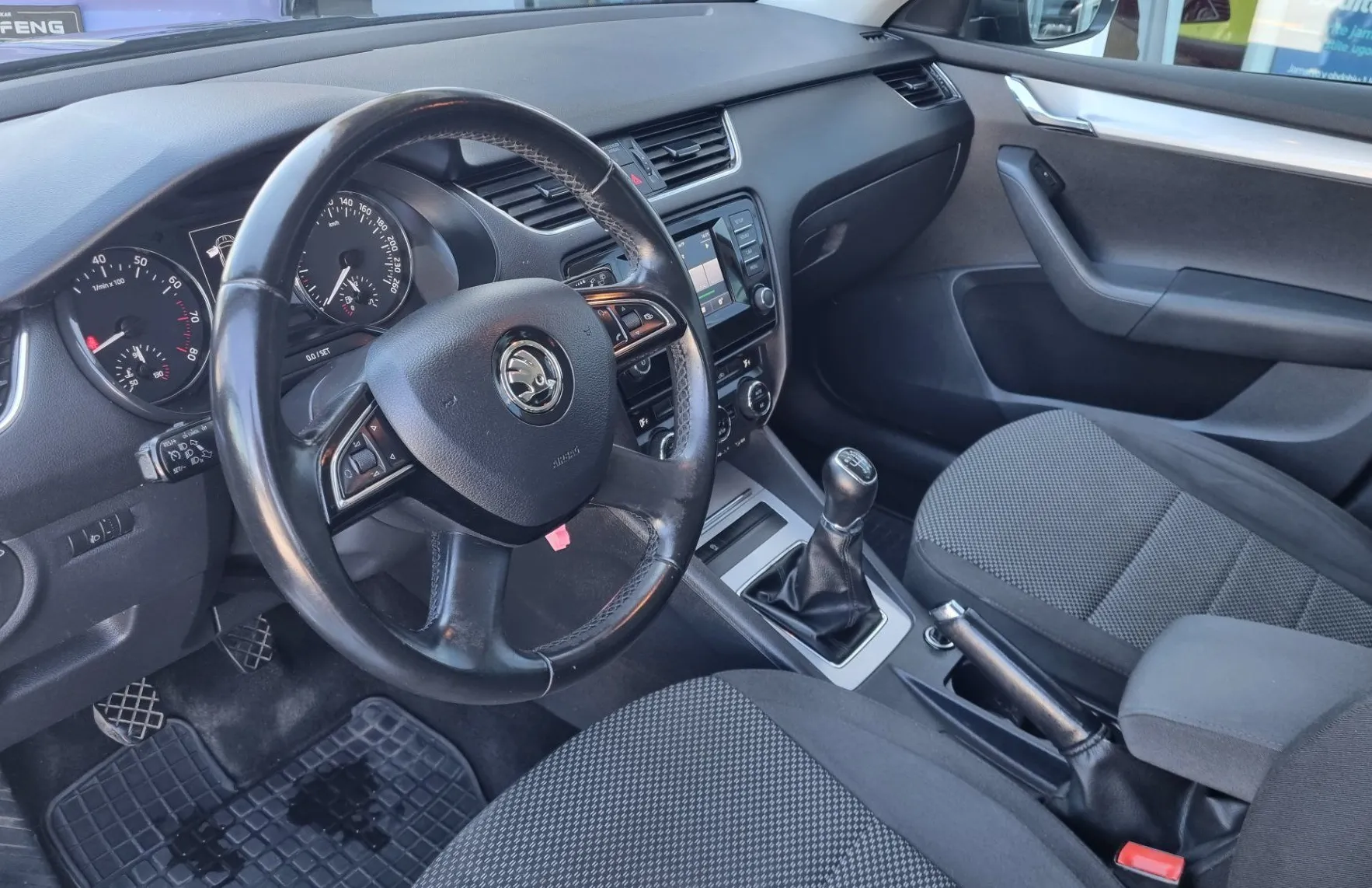 Zunanja slika - Škoda Octavia - Combi 1.2 TSI - SLOVENSKI - 2. LASTNIK - 8