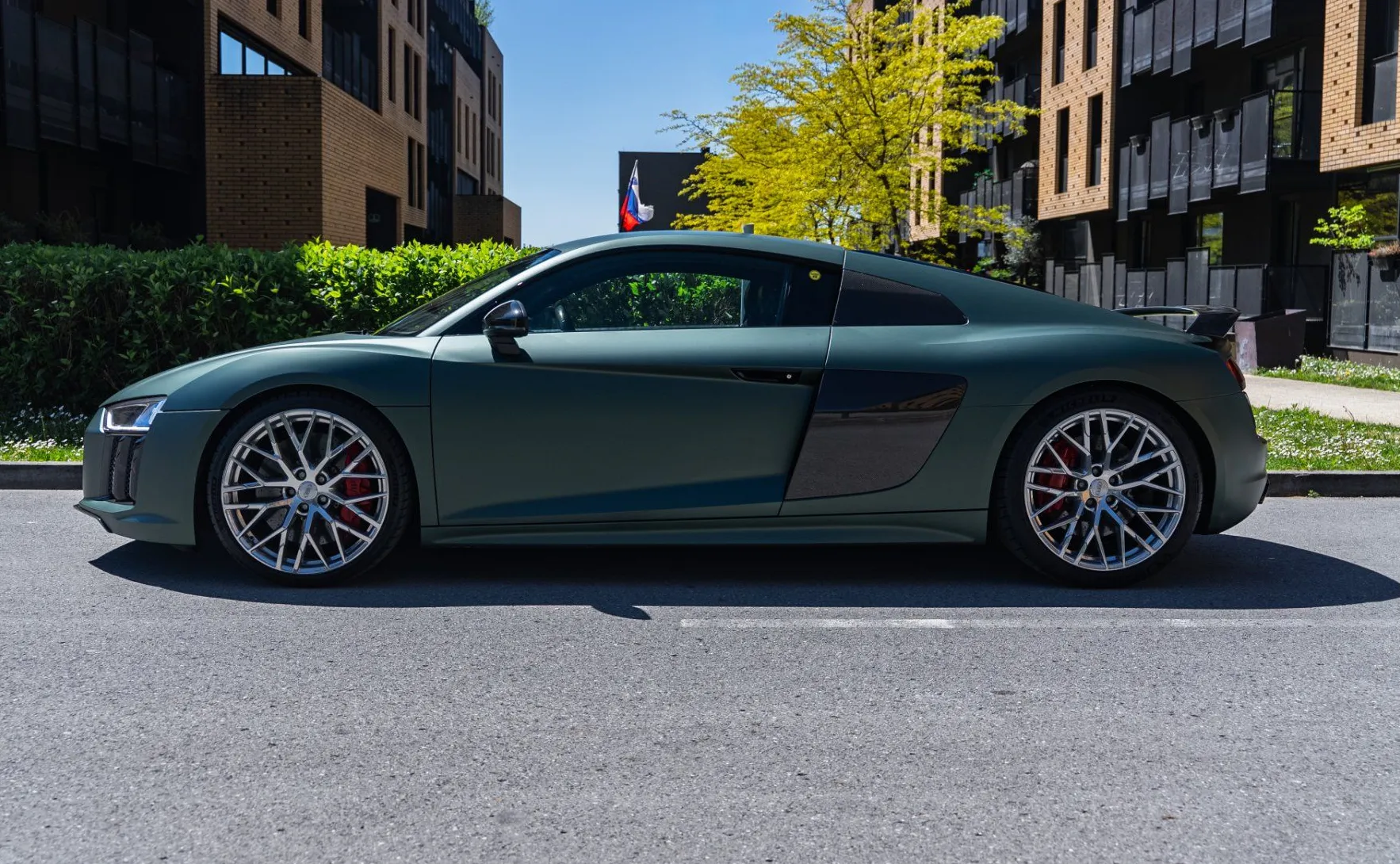 Zunanja slika - Audi R8 - V10+ - Keramika - Bang Olufsen - Karbon - Laser - 4