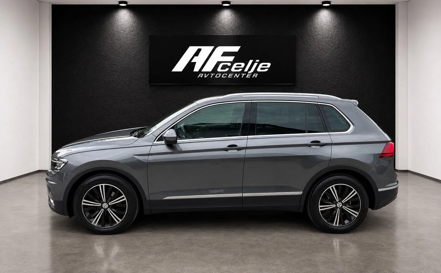 Zunanja slika - VW Tiguan - 2.0 TDI-H LINE-68.000km-VIRTUAL-LIZING ZA TUJCE- - 6