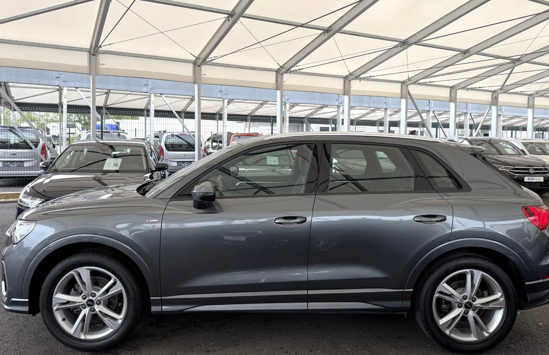 Zunanja slika - Audi Q3 - S LINE 35 TFSI S-tronic- KAMERA - KEYLESS - 3