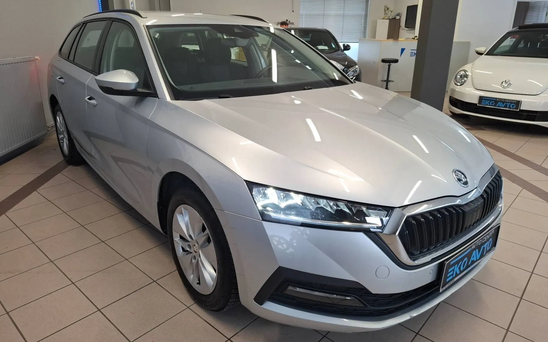 Zunanja slika - Škoda Octavia - Combi 2.0 TDI DSG-ACC-NAVI-VIRTUAL-PDC-FULL LED- - 2