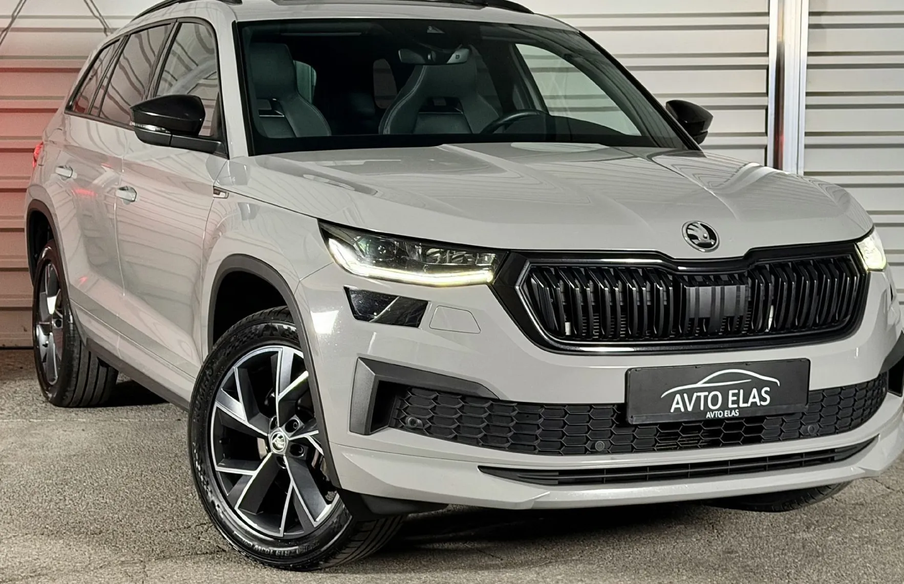 Zunanja slika - Škoda Kodiaq - 2.0 TDI SPORTLINE DSG - PANO - HLAJ GRET SED. - 3