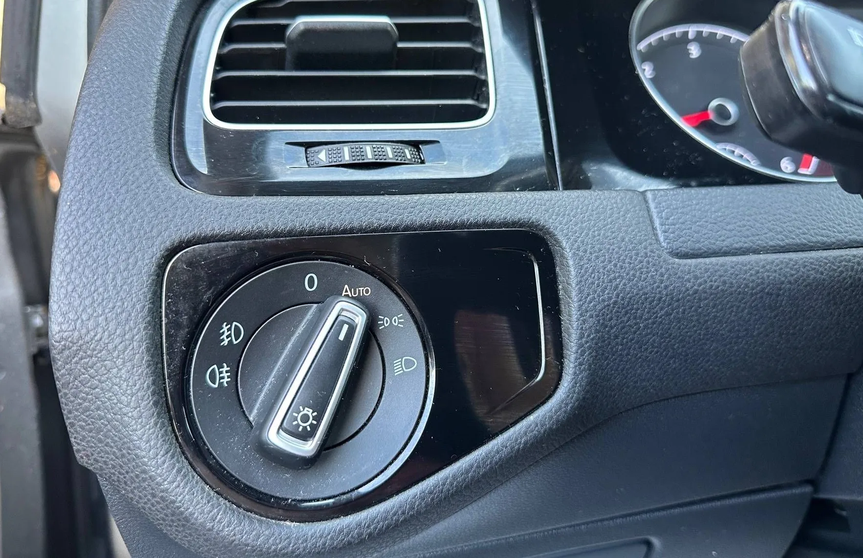 Zunanja slika - VW Golf - Variant 1.6 TDI FUL LED ACC NAVI LINE ASIST MRTVI KOTI KAM - 18