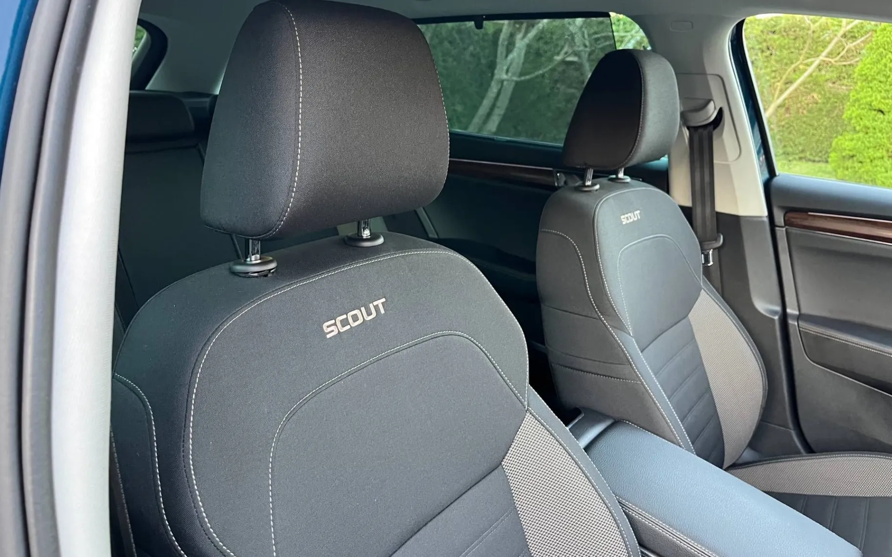 Notranja slika - Škoda Superb - Combi 2.0 TDI Scout DSG-1 LASTNIK-ALU-KAM-LED-VI.. - 12