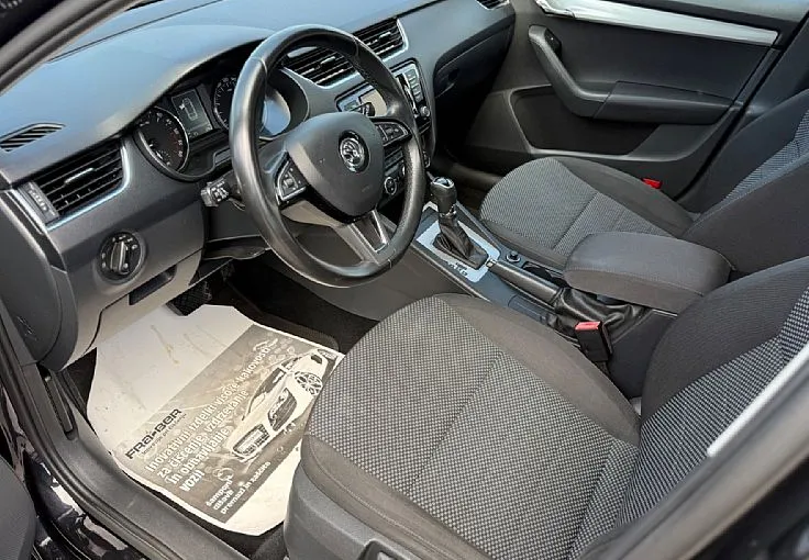 Zunanja slika - Škoda Octavia - Combi 1.6 TDI Ambition DSG - XENON - NAVI - PDC - - 7