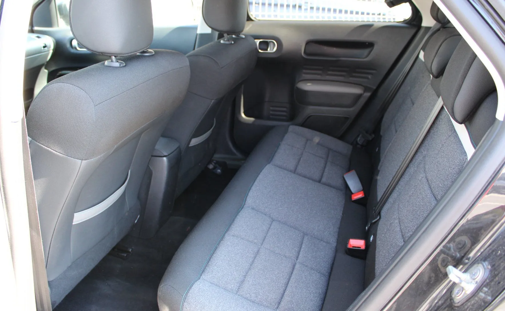 Zunanja slika - Citroën C4 Cactus - 1.2 PureTech 110 Shine Avt._ALU_NAVI_PDC_KAMERA - 12