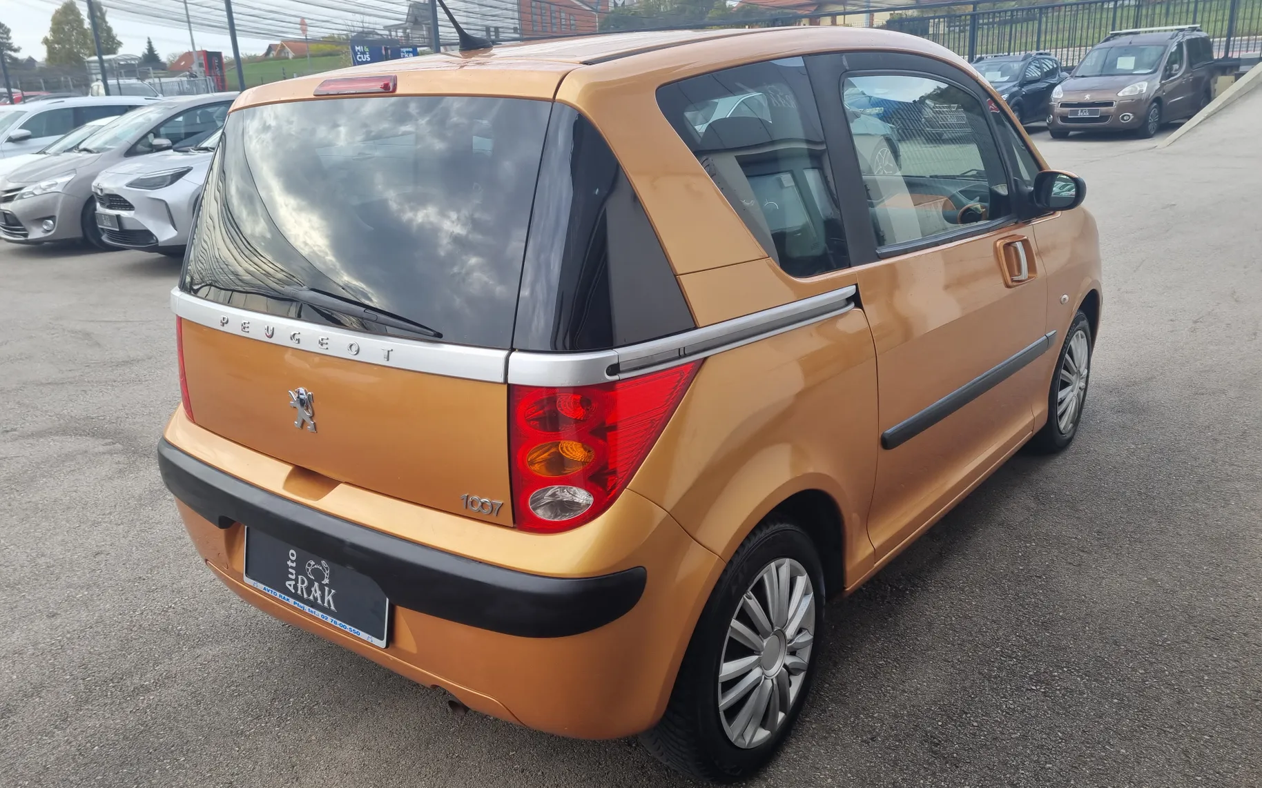 Zunanja slika - Peugeot 1007 - Style 1.4 98964 KM. AVT.KLIMA.2XEL. DRSNA VRATA - 6