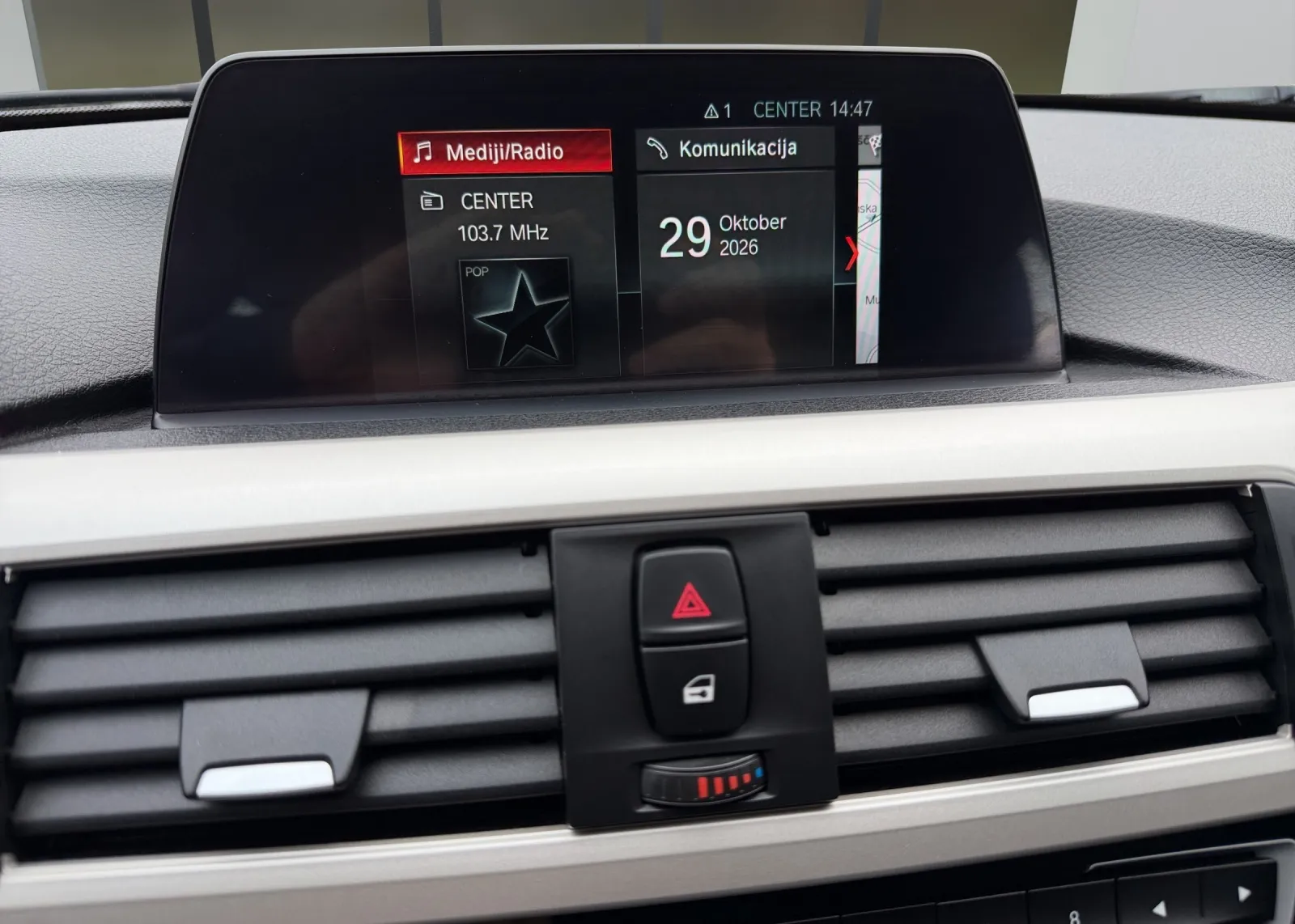 Zunanja slika - BMW Serija 3 - 318d Touring - 9