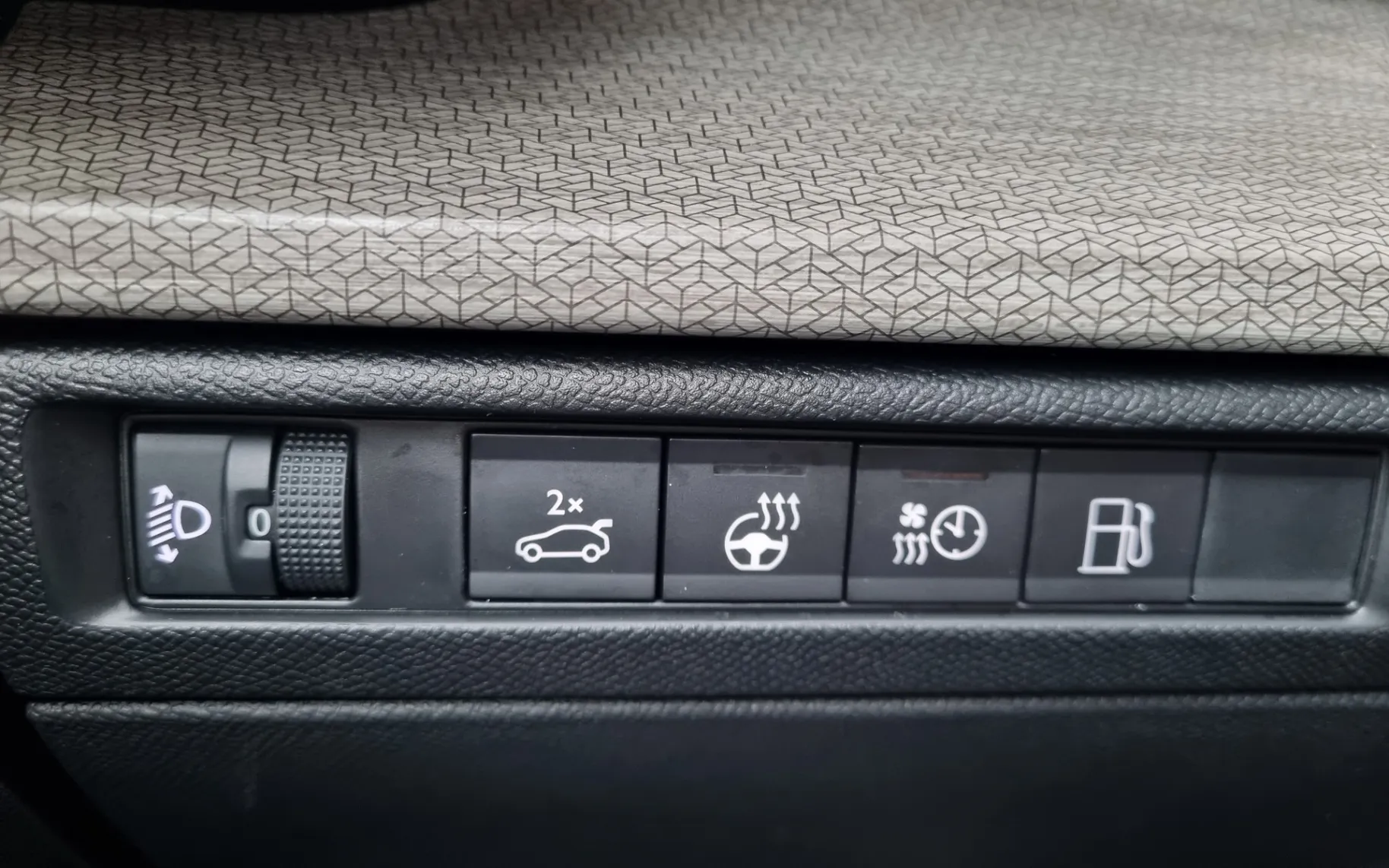 Zunanja slika - Citroën C5 - X 1.6 PHEV Shine Pack AVTOMATIK + BOGATA OPREMA - 15
