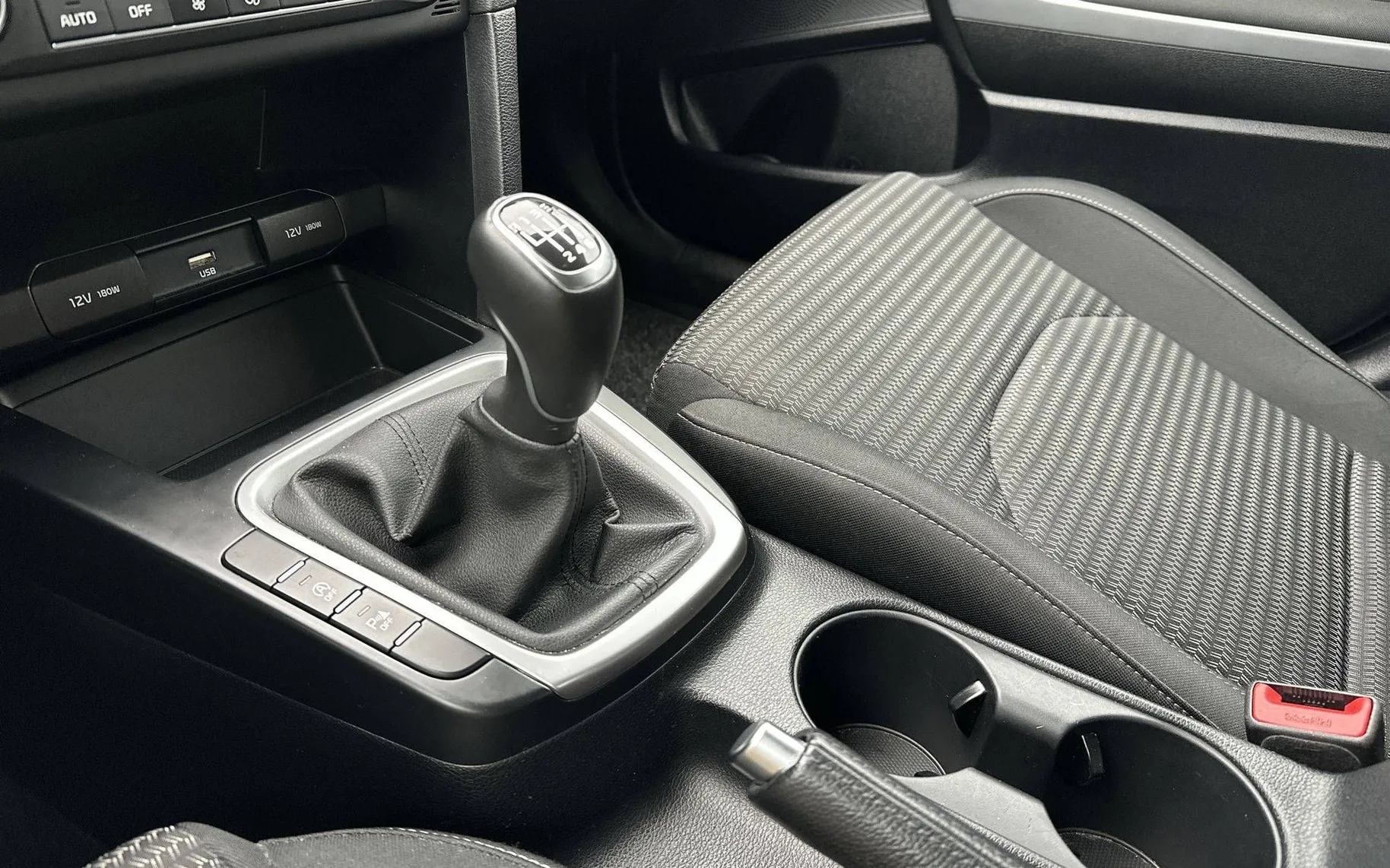 Notranja slika - KIA XCeed - 1.0 T-GDI PRIME - 20