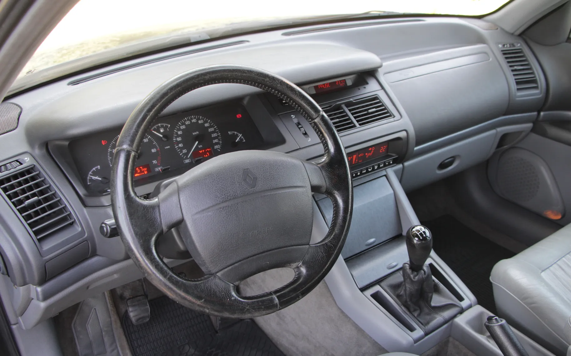 Notranja slika - Renault Safrane - Fairway 2,5 - 6