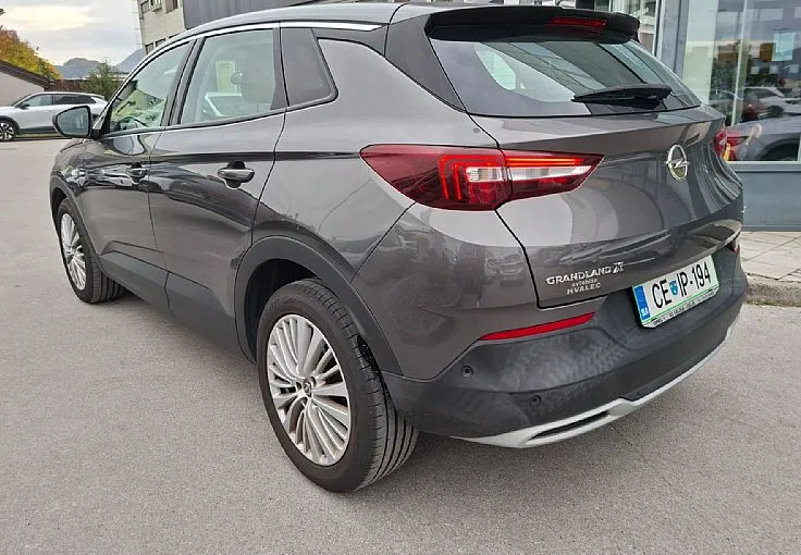 Zunanja slika - Opel Grandland X - 1.2 Turbo 131KM - 4
